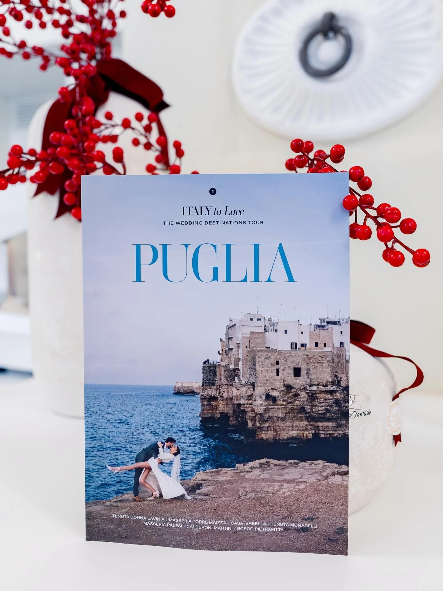 ITALY To Love, il nuovo progetto editoriale di @sposimagazine

Ambientato nella bellezza senza tempo di @casaisabella, questo evento ha riunito una straordinaria community di creativi e professionisti del mondo wedding. Curato con grande attenzione d