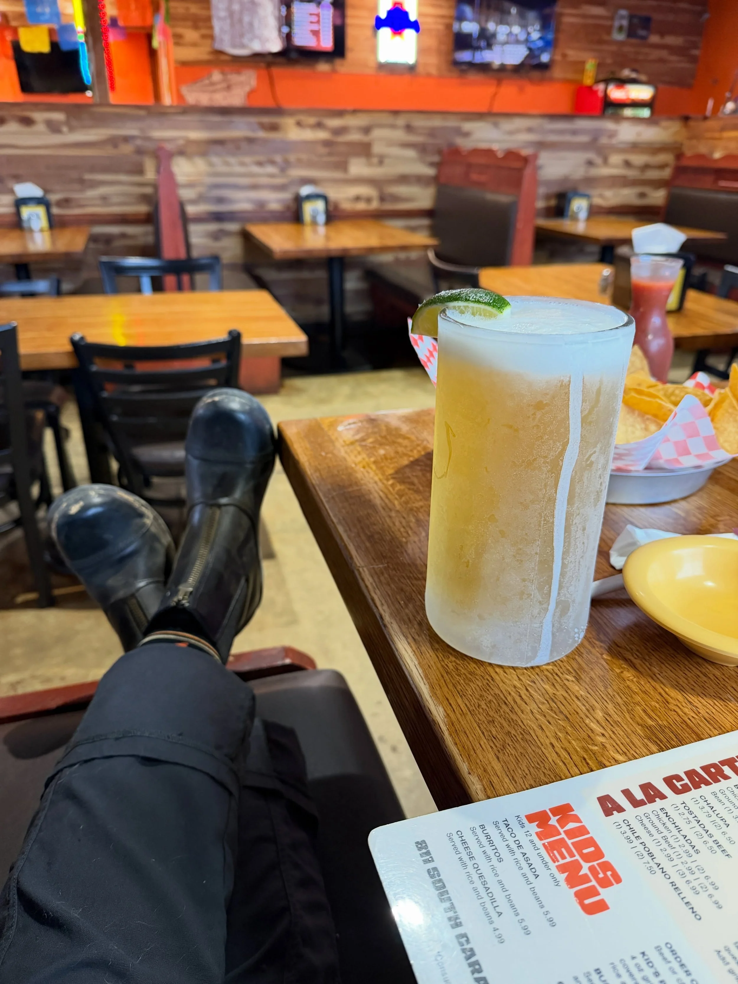 The best date night in paddock boots, @losarcosmexicangrill_ , and only one picture!! 💃🏻🕺🏻
