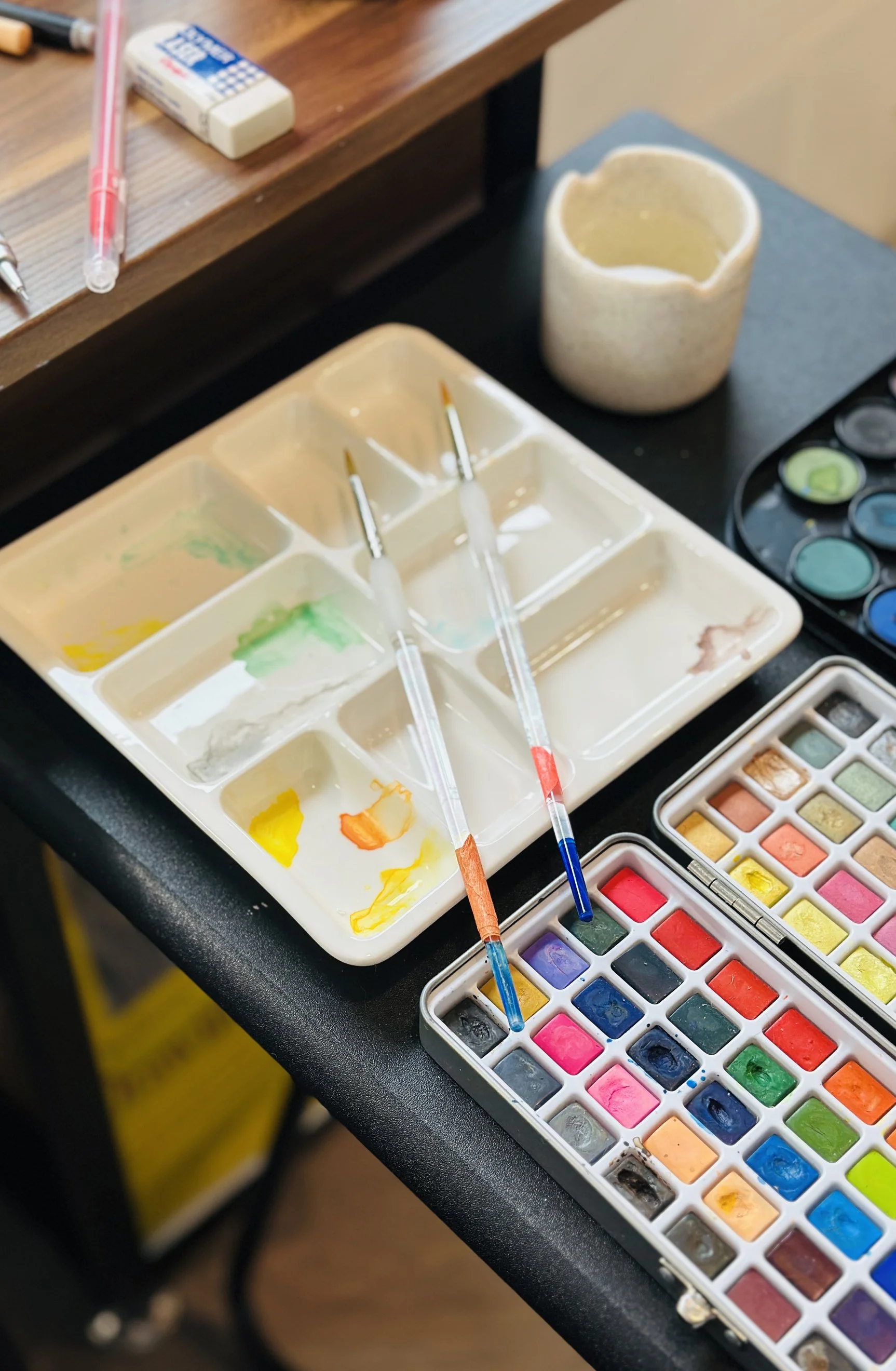 00_2640x1726_PhotosPaintings_use_paints.jpg