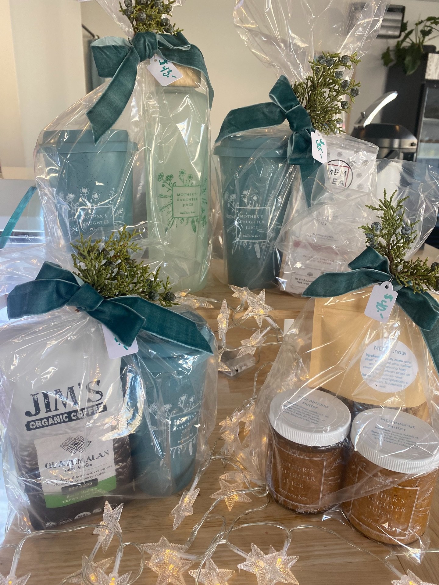 Your new favorite holiday grab-and-go, wellness inspired gifts are here!🎁

Perfectly curated, locally loved, + ready to gift! From cozy mug sets to nutty little indulgences, we&rsquo;ve got something for everyone on your list. 🎄💚

𝗡𝘂𝘁𝘁𝘆 + 𝗡?