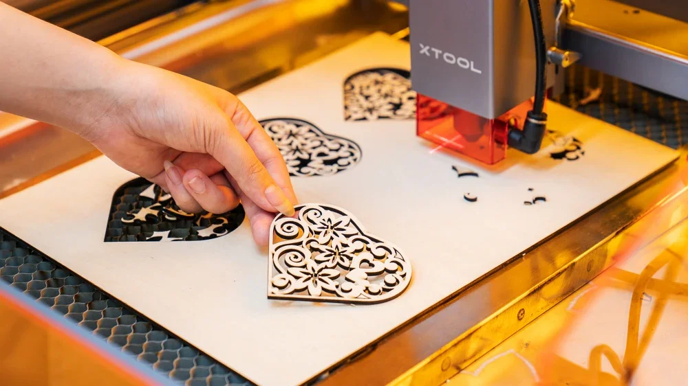 2D DIGITAL FAB for Beginners
 Age 18+
 
 
Laser cutting is a highly precise and versatile method of cutting various materials, from wood to plastics to metals. Laser cutting is widely used in industries such as manufacturing, aerospace, and automotiv