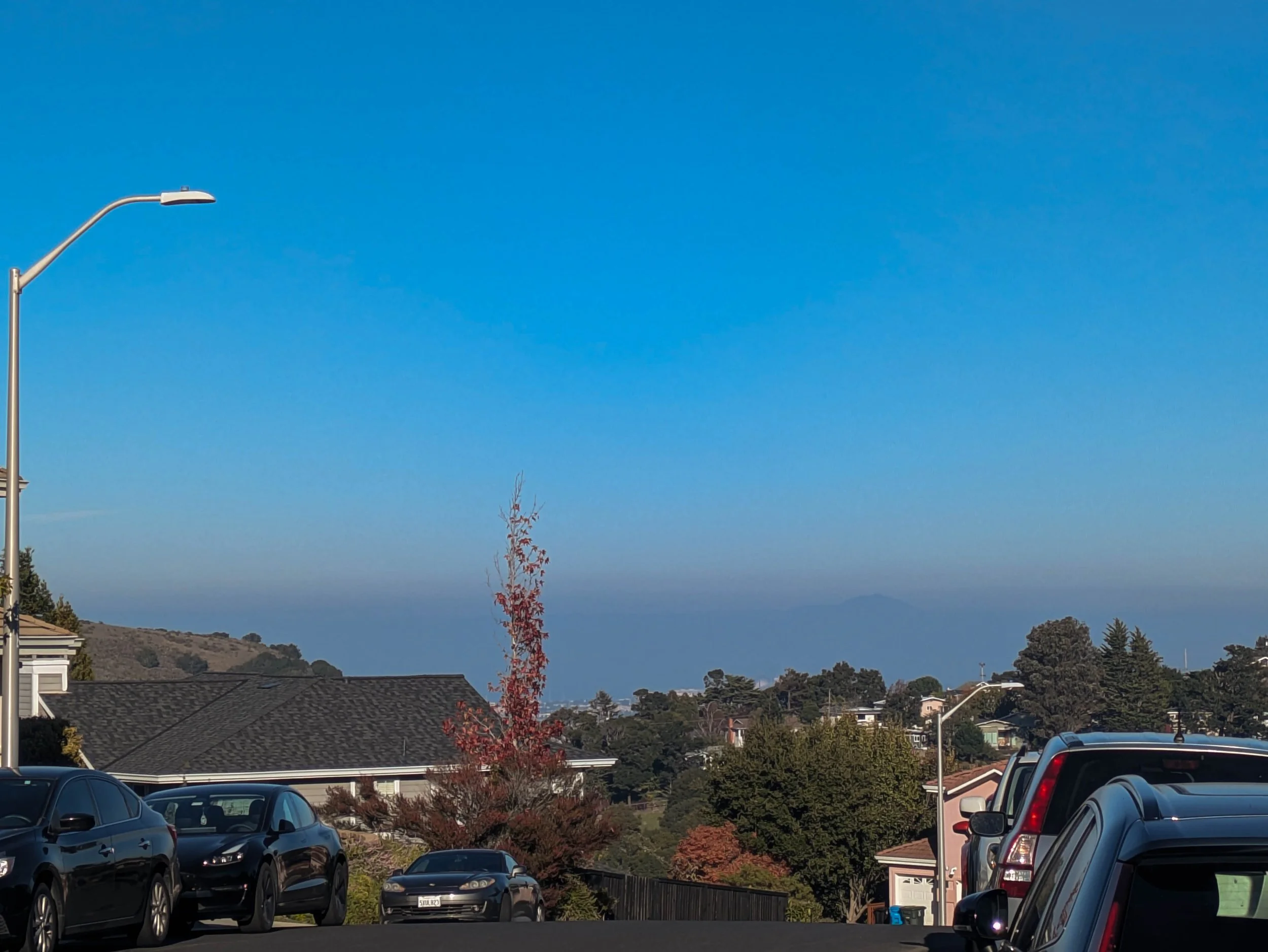 PXL_20251206_221706318.RAW-01.COVER.jpg