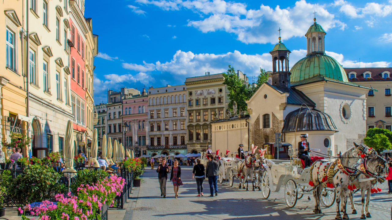 How to Travel Comfortably During Europe’s Summer Heat