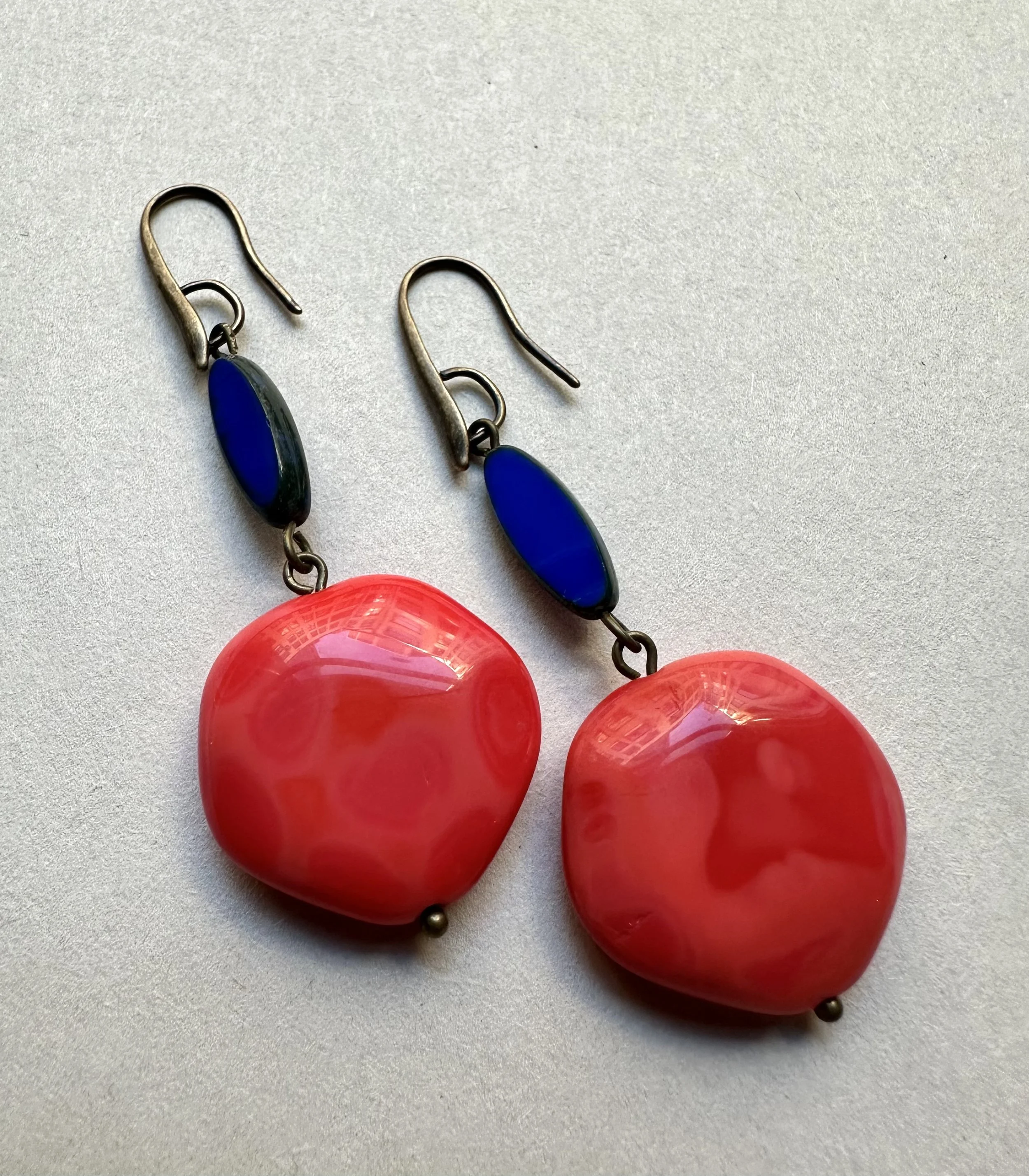 Batom Vermelho | Czech Glass & Antique Brass Earrings — De Colores Collection
