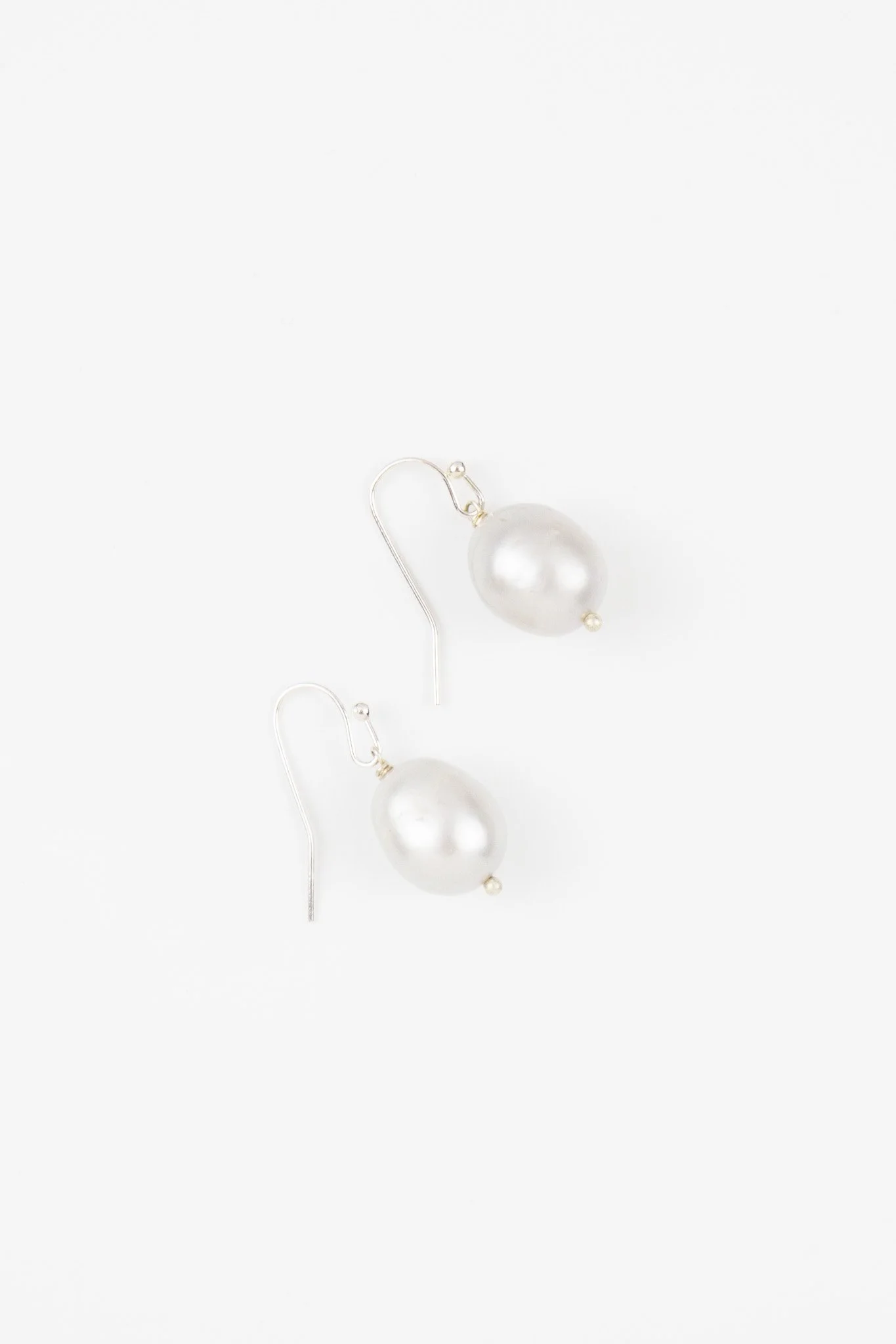 Still Pearl Earrings