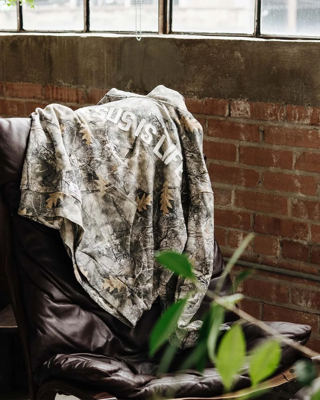 A staple hoodie made for @hisdailybreadco 

I&rsquo;m finally getting around to sharing so many of the amazing projects I&rsquo;ve been a part of for the last year, including this piece from @hisdailybreadco DROP 002.

DROP 003 just released, and I r