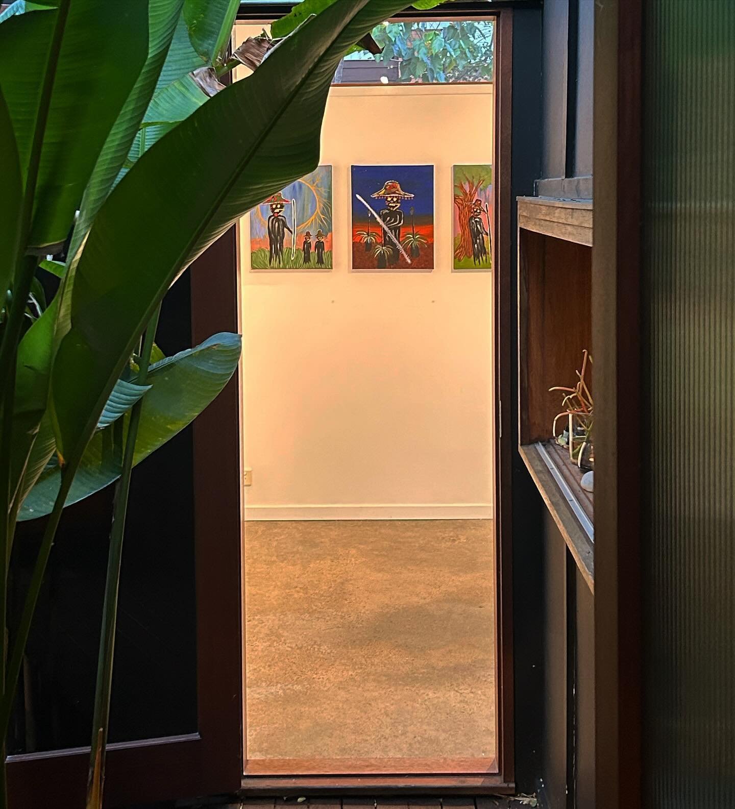 Eye spy Bushmen though that door 👀 @thesidegallery  @laura__who