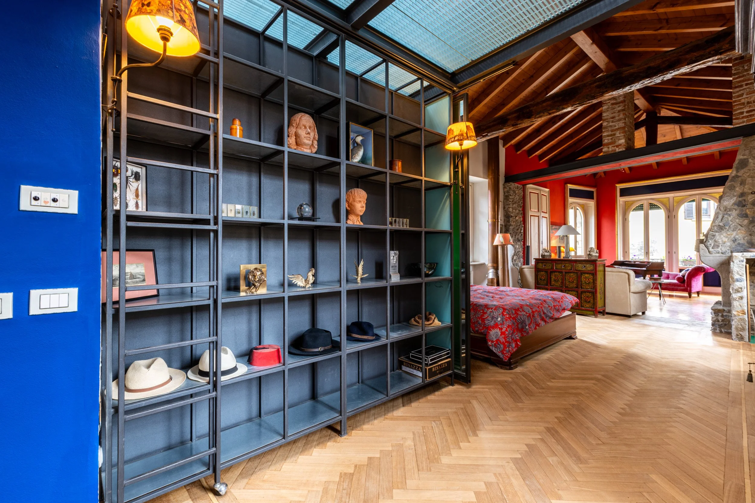 servizio-immobili-pregio-libreria-metallo-design.jpg