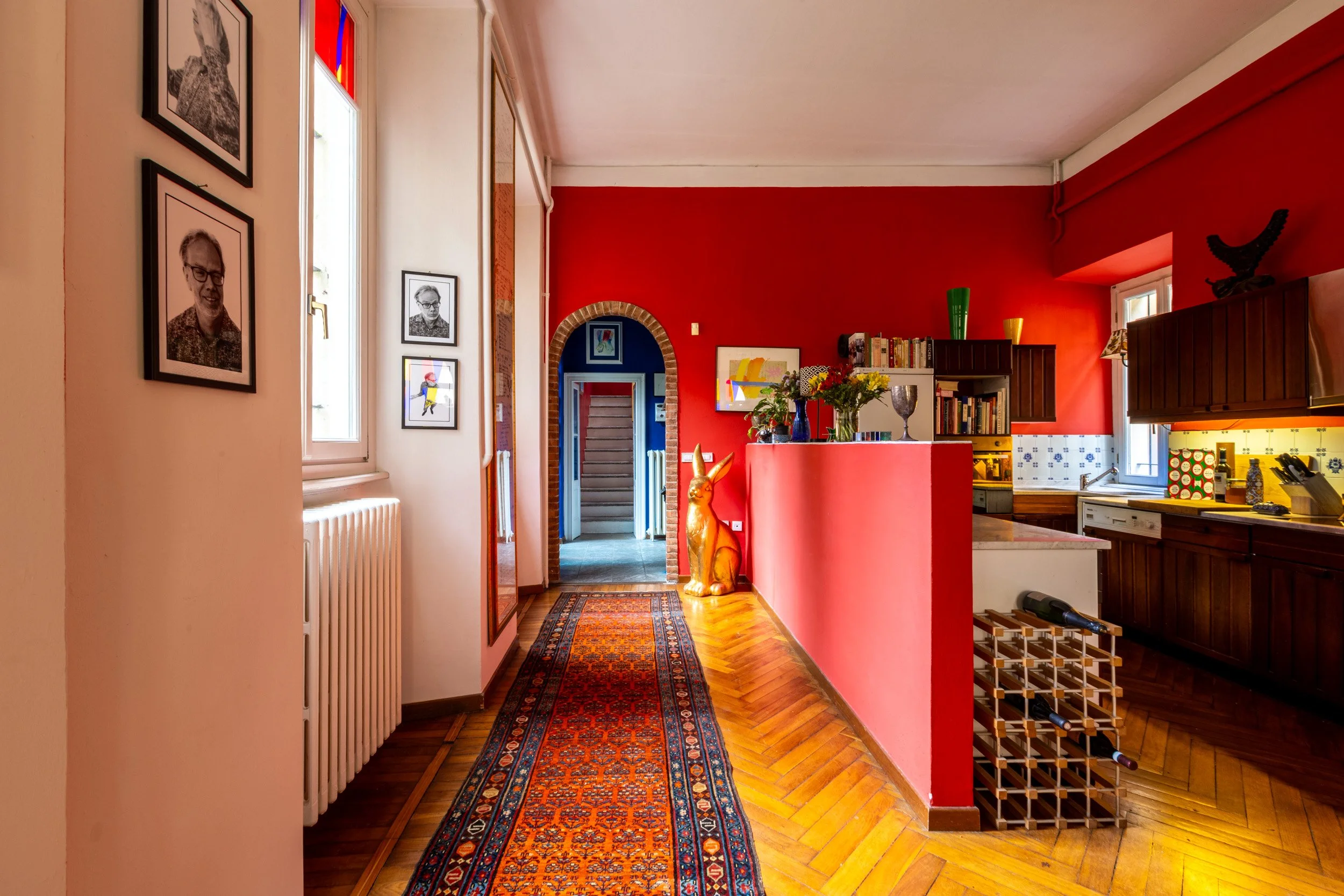 fotografia-architettura-cucina-rossa-storica-cuvio.jpg