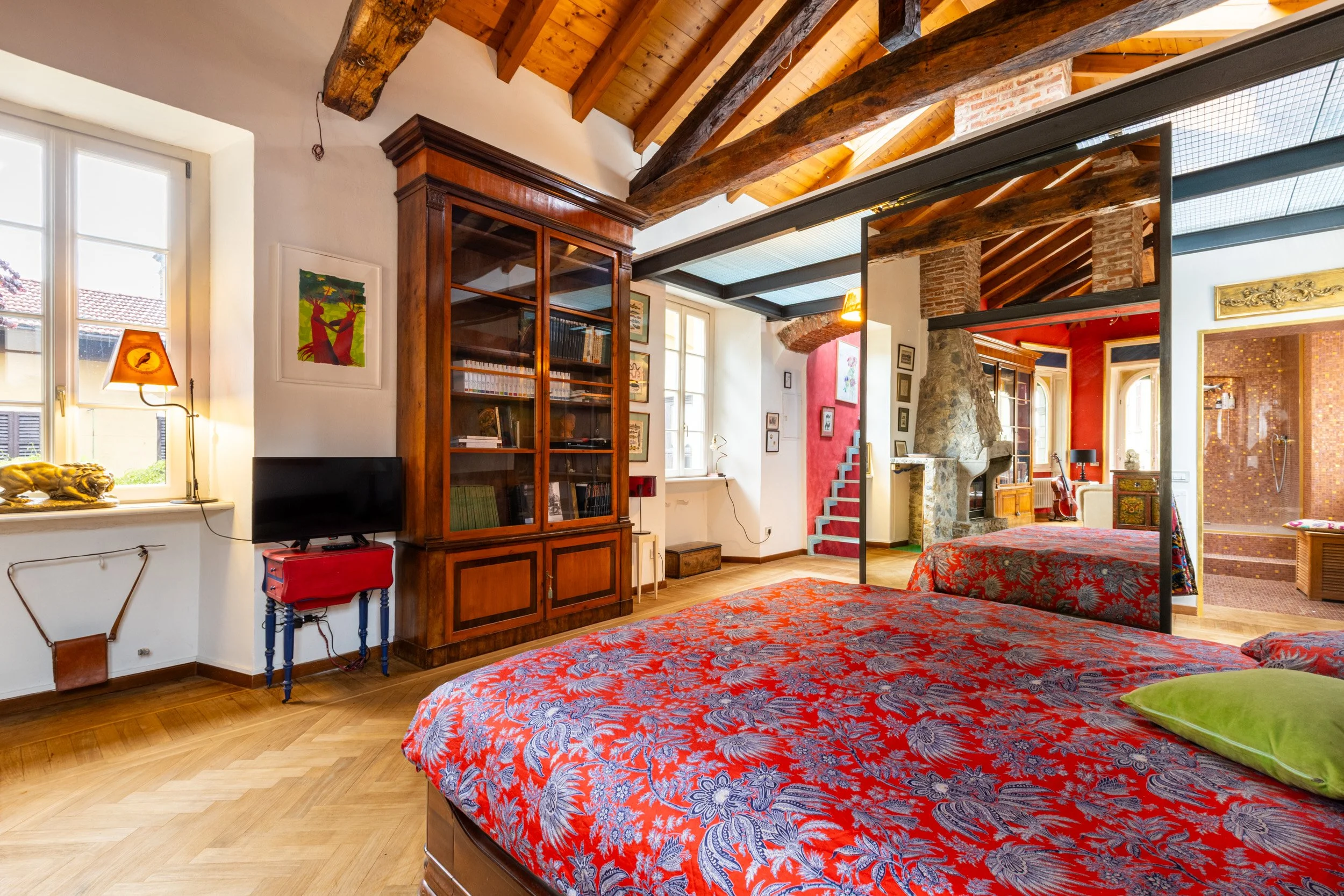 valorizzazione-immobiliare-camera-soffitto-legno.jpg