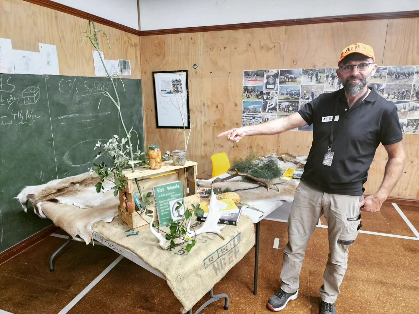 Last night was our last meeting for the year, which we were fortunate enough to welcome @the_wildfoodmeister to for a great presentation on foraging!