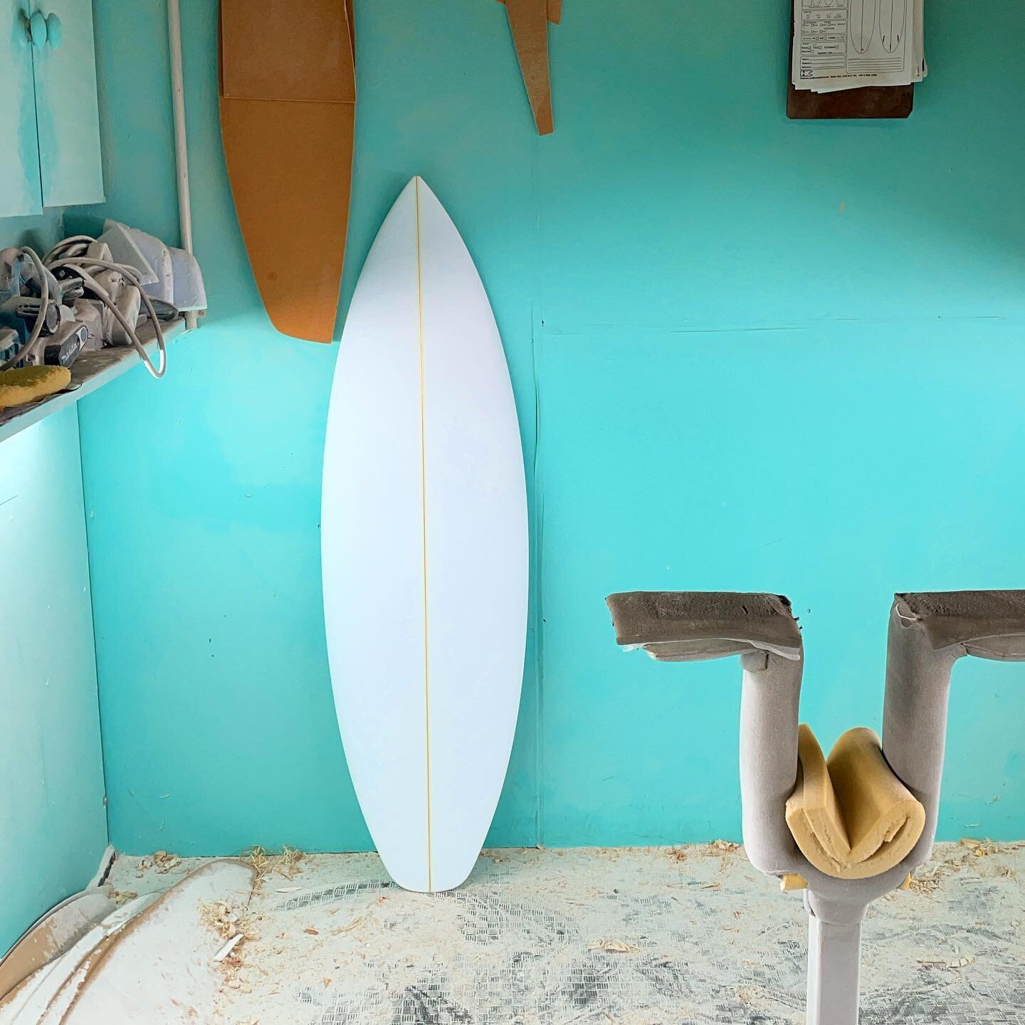 A custom 4&rsquo;9 for Lennox, this is one of the shorter boards that I have shaped. They are a real challenge to get everything to look and fit right. Rail volumes, rocker, outline and foam distribution and more. There is a lot that goes onto making