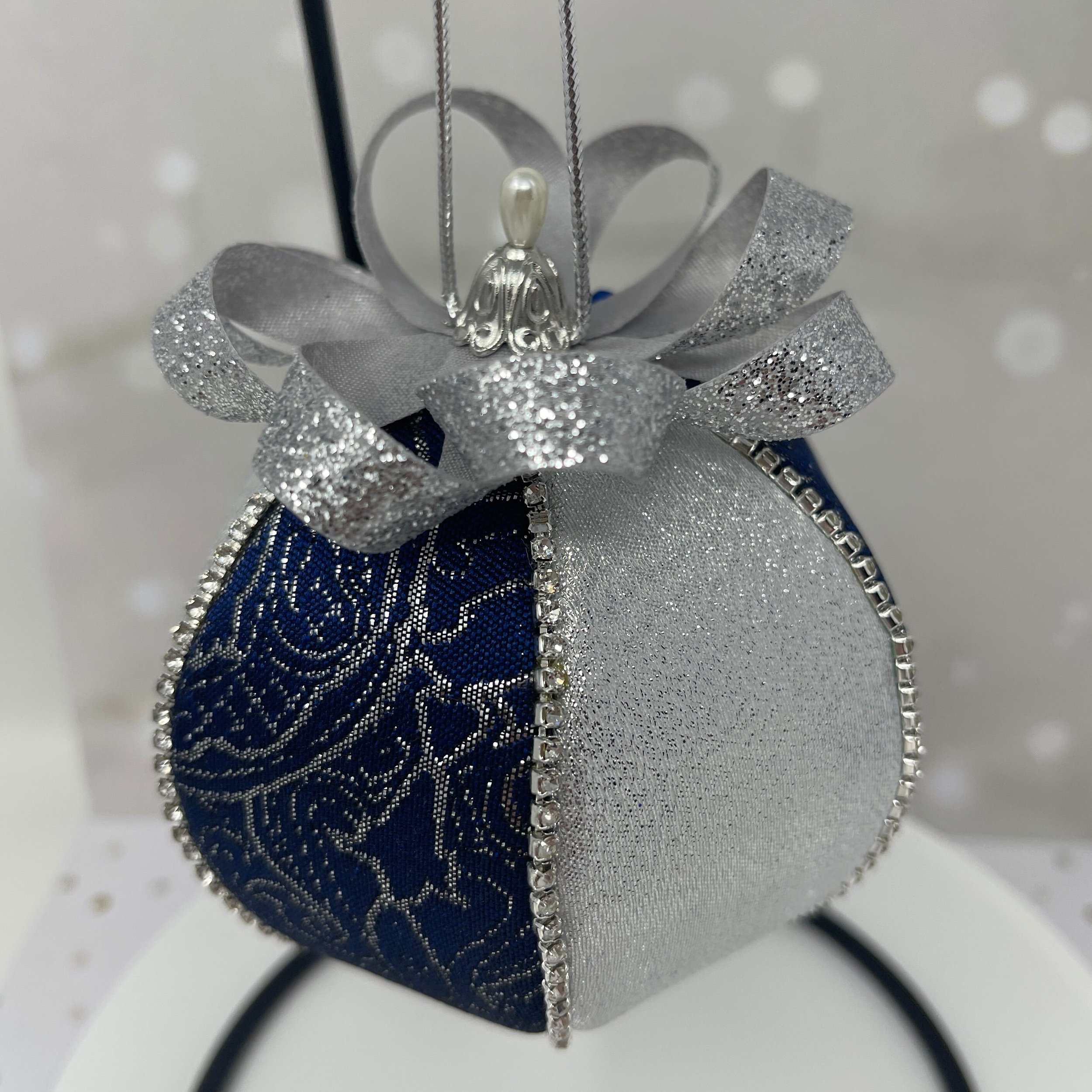 https://i.etsystatic.com/18240408/r/il/c4530c/5700558940/il_fullxfull.5700558940_le1n.jpg