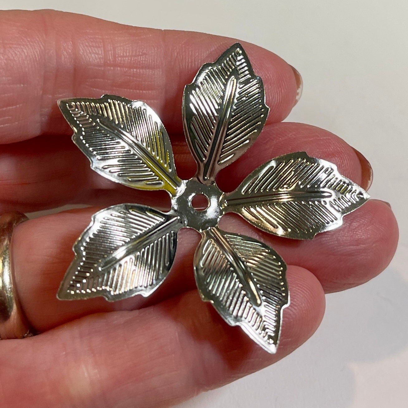https://i.etsystatic.com/18240408/r/il/bb8d59/5760086041/il_fullxfull.5760086041_532f.jpg