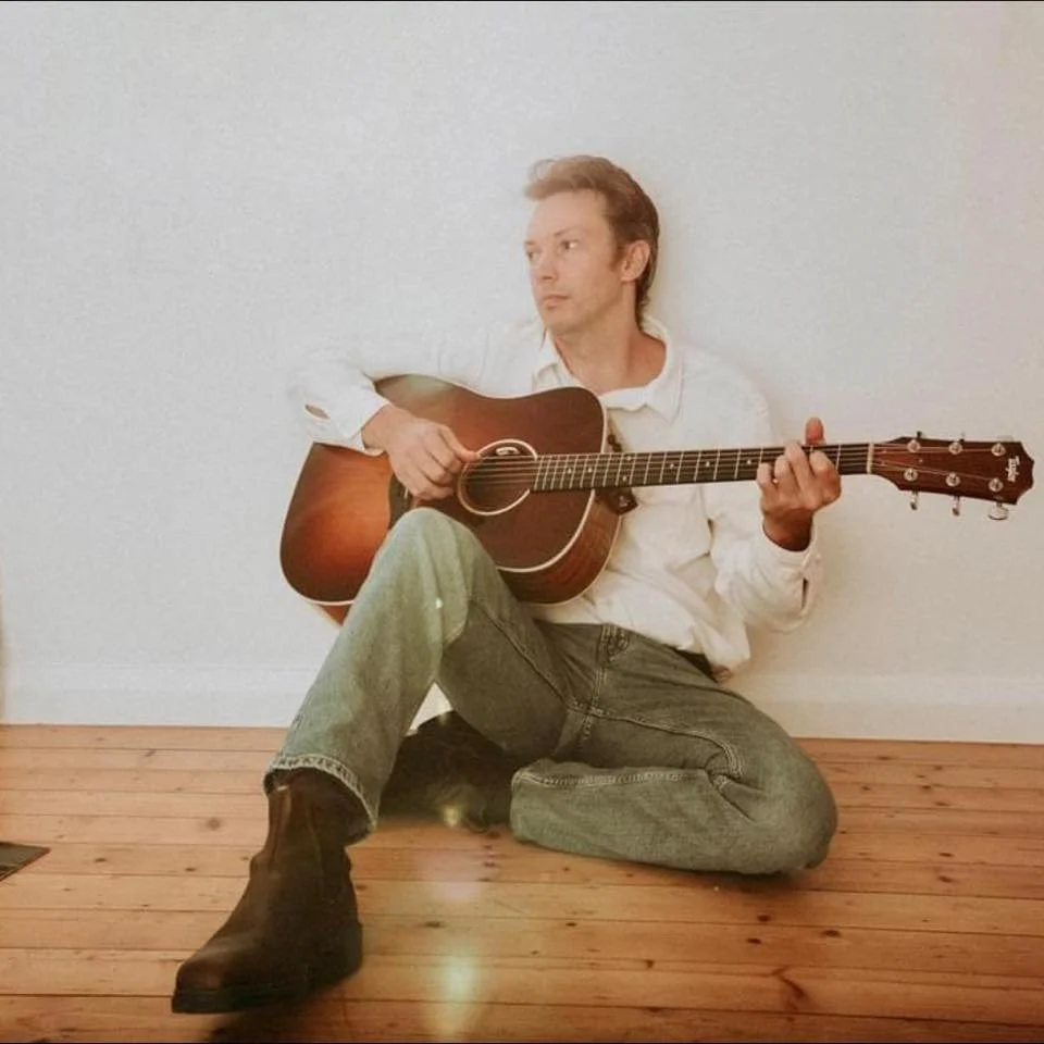 Get ready to wrap up your weekend the best way possible &mdash; with great tunes, good vibes, and a cold one in hand at Culburra Bowlo! 

This Sunday, 26th October, we&rsquo;re welcoming the incredibly talented Dan Challis to the stage for an afterno