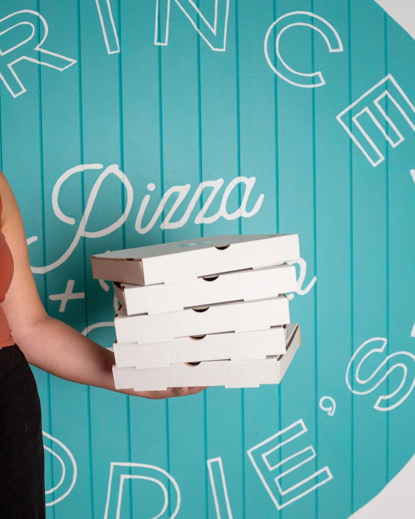 🍕 WEDNESDAYS ARE BETTER AT THE BOWLO!

Skip the cooking tonight and bring the crew down to Culburra Bowlo 🙌

🍕 Family Pizza Deal &ndash; 2 pizzas + garlic pizza for just $50
🍻 Plus cold drinks, good company and that midweek Bowlo vibe.

Dinner so