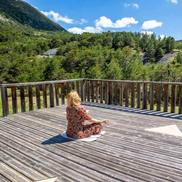 ©Terre des Baronnies-Bien-être et méditation-Terrasse2.jpg