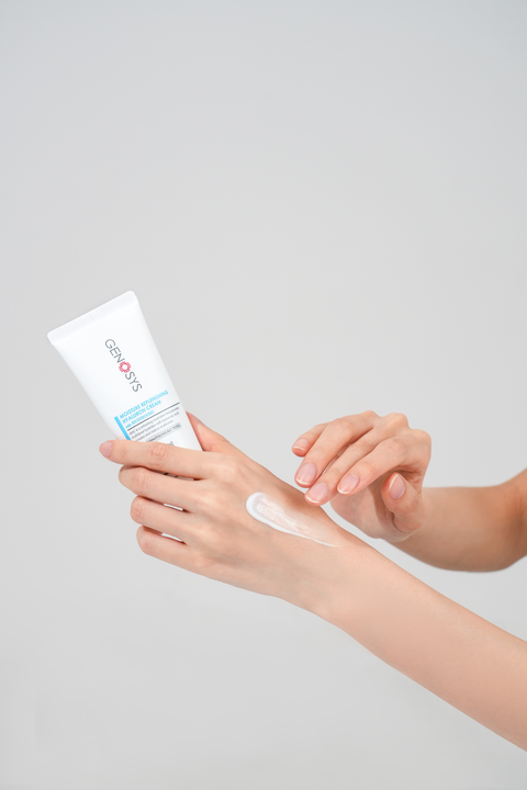GENOSYS-MOISTURE-REPLENISHING-HYLAURON-CREAM-50g-2--480x720-4de1ee56-e3bd-4b3b-b9b8-580c681c8426.png