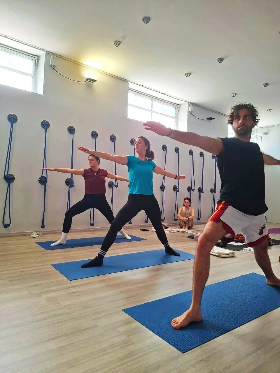 hariom yoga class brescia