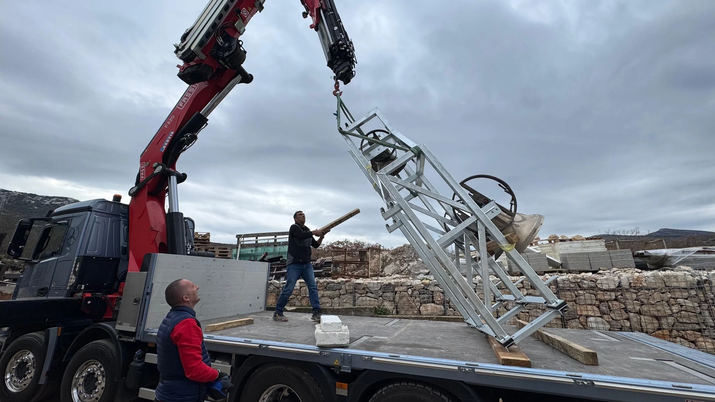 Montaža zvona i nove konstrukcije