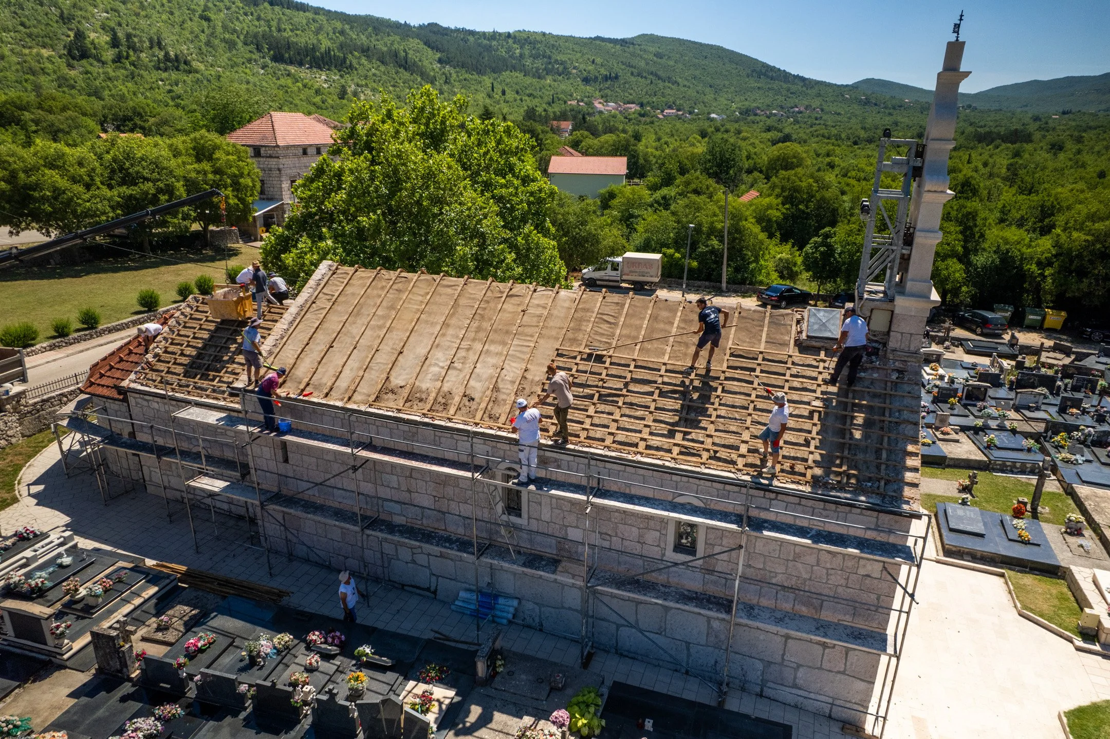 Otkrivanje krovišta crkve