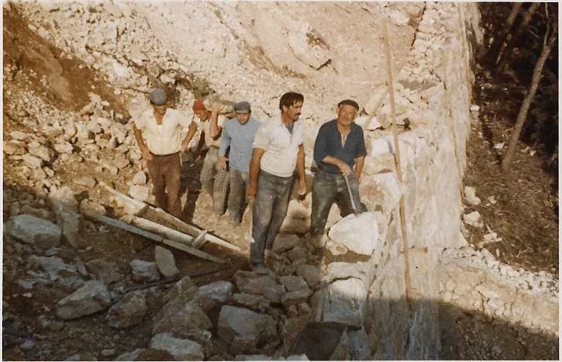 Izgradnja potpornog zida u Vepricu