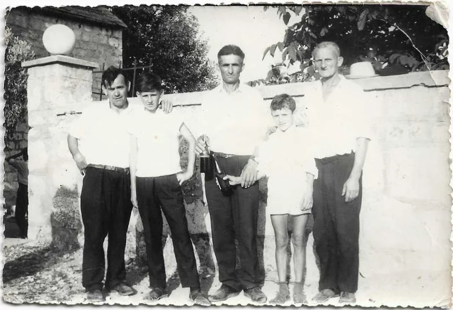 Između ostalih Kuje i Drvo Prgomet