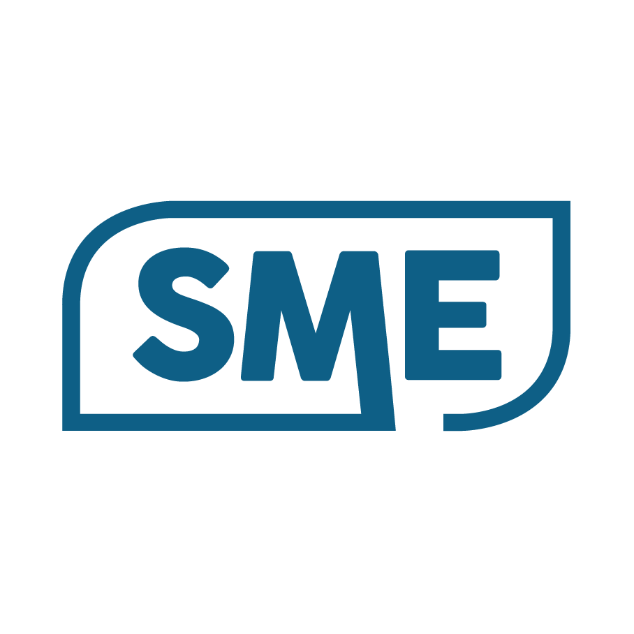 Logo met de letters SME in blauwe tekst gemarkeerd door een kader.