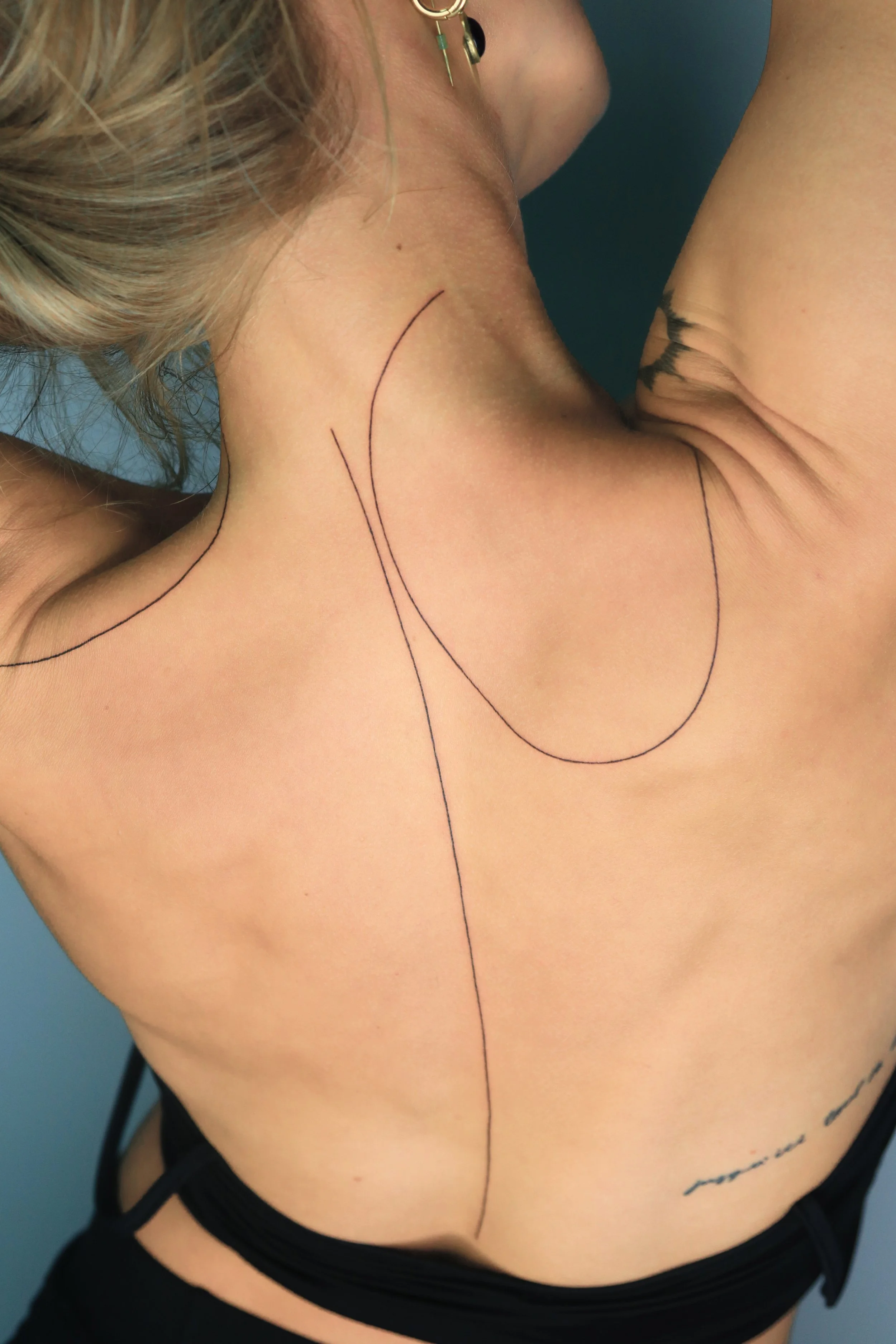 Elevate your ink at Vital Luxury. Specializing in razor-sharp fine line tattoos and flawless symmetry. Expert technical mastery for minimalist, timeless art.