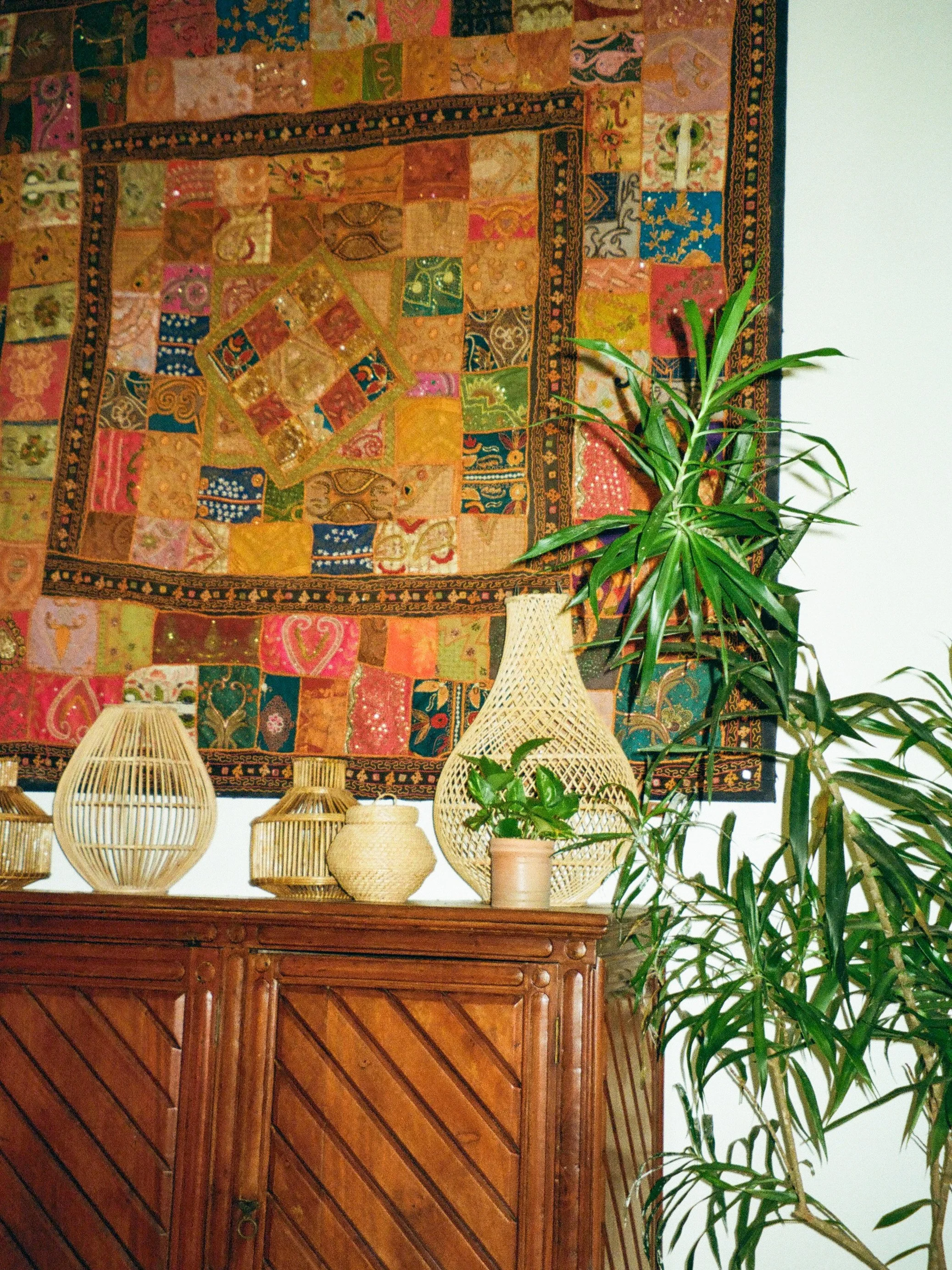 CURA VISTA MAG_THE SUN HOUSE_IMAGE-8.jpg