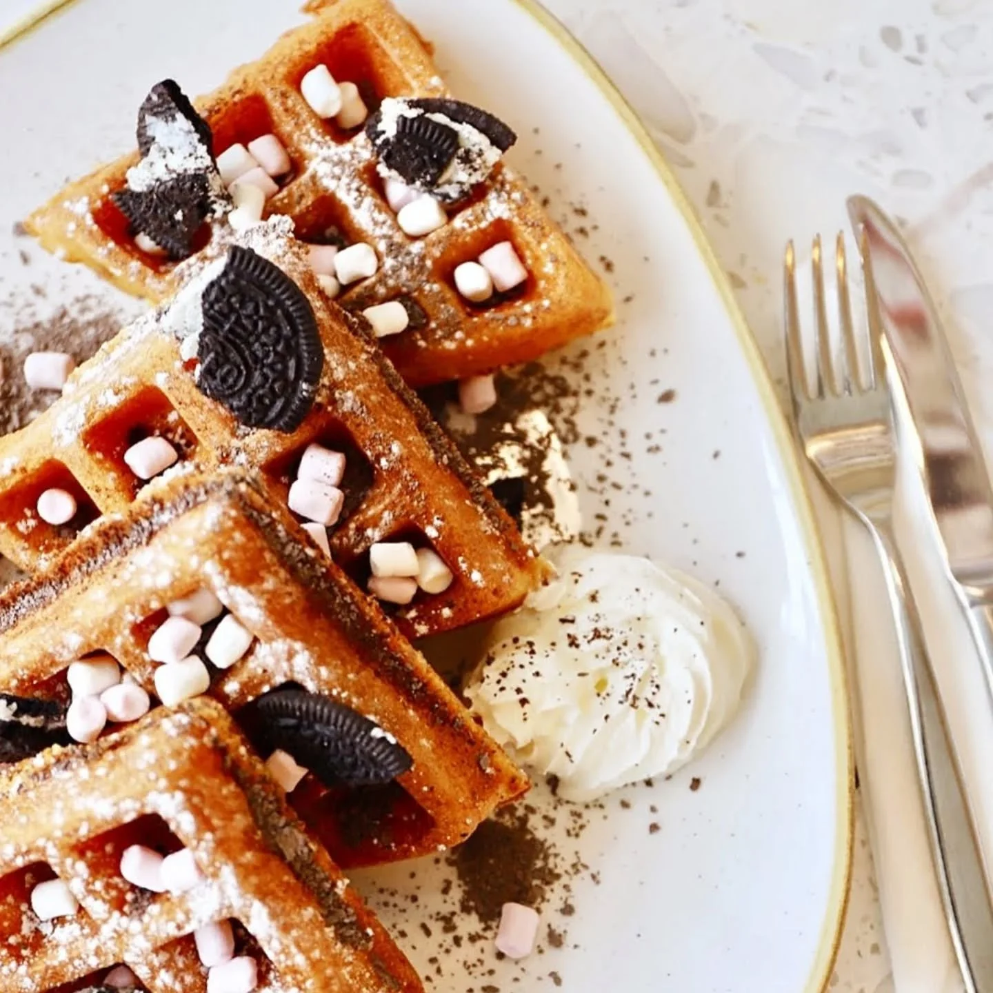 🧇🧇 Wednesday is definitely bringing waffles🧇🧇
.
.
Because yesterday was Pancake Tuesday, naturally today is all about the waffles ❤️
.
.
Funny enough we were pleasantly surprised with the amount of waffles we made yesterday, so thank you for maki