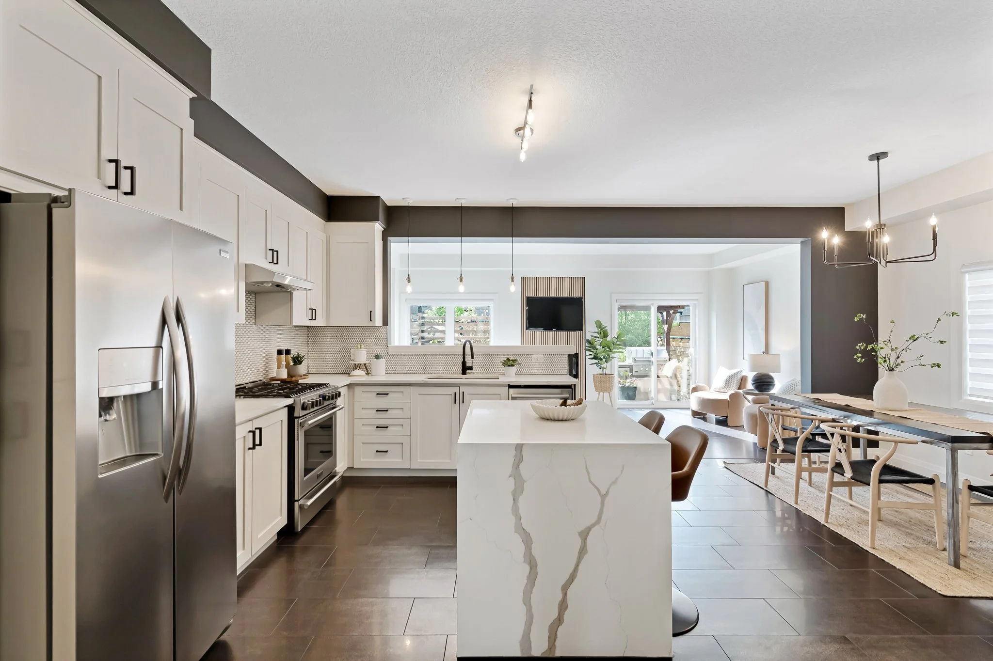 012-195 Hardcastle Dr-12.jpg