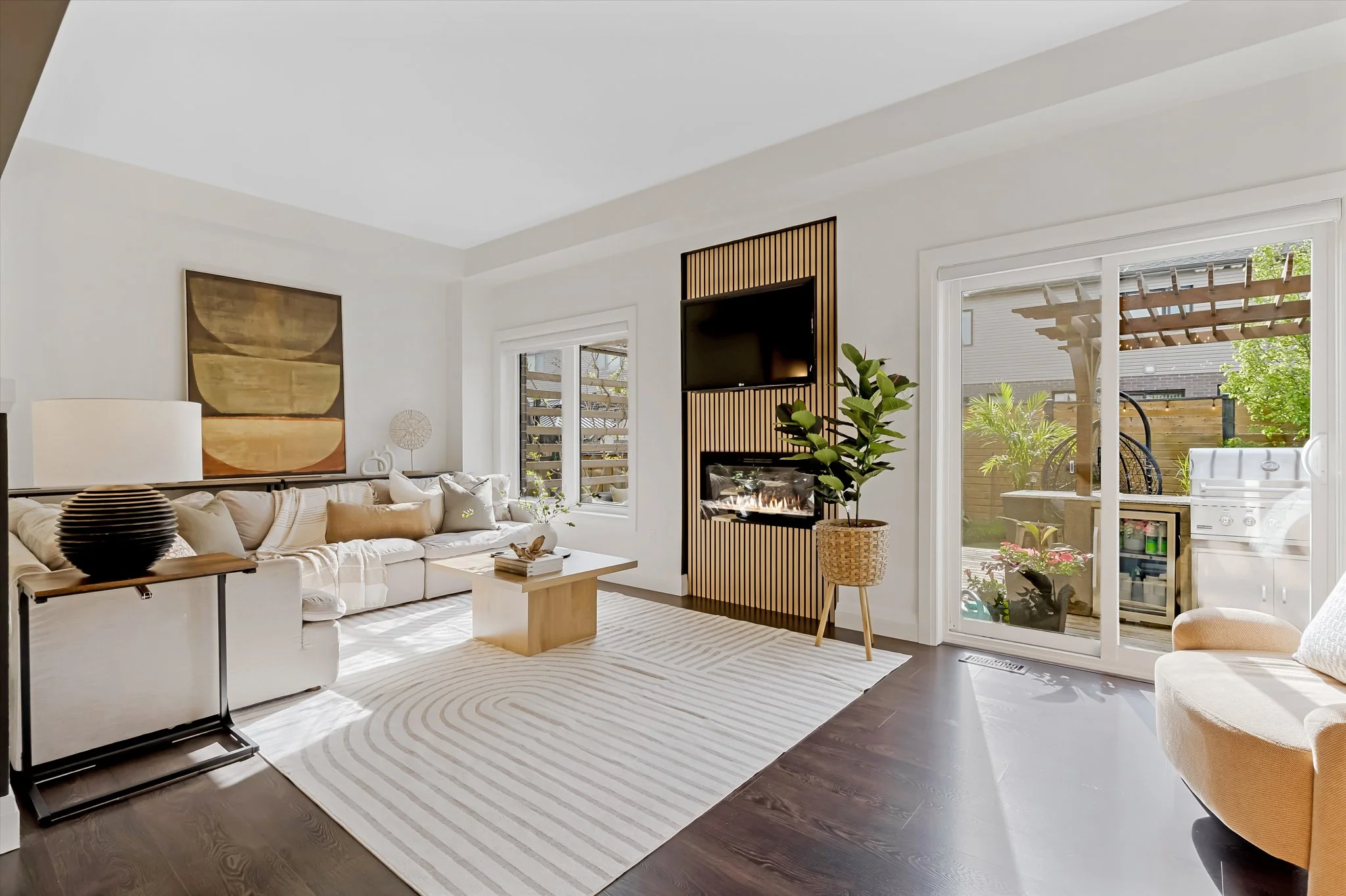 021-195 Hardcastle Dr-21.jpg