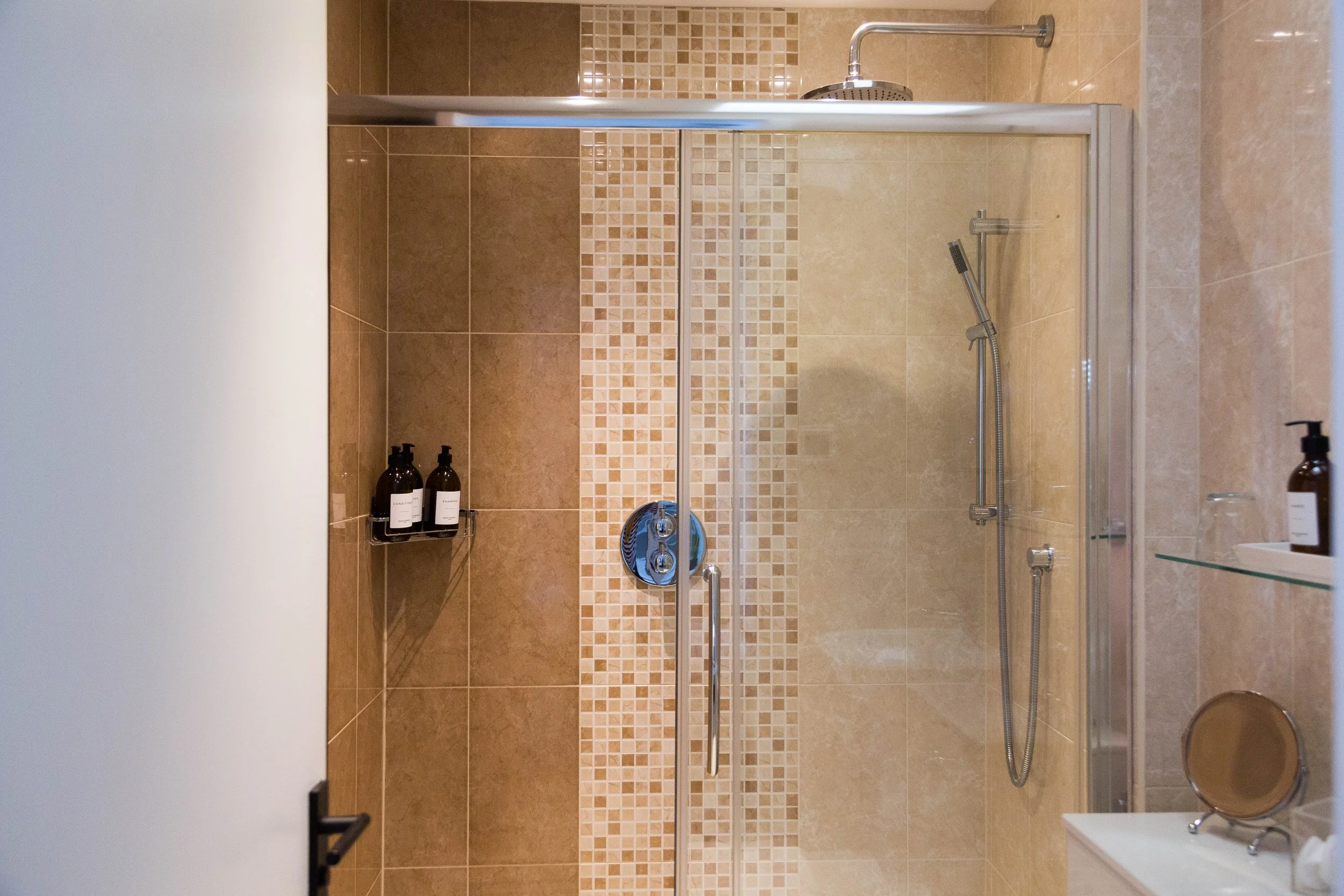 The Seal - bathroom 1.jpg
