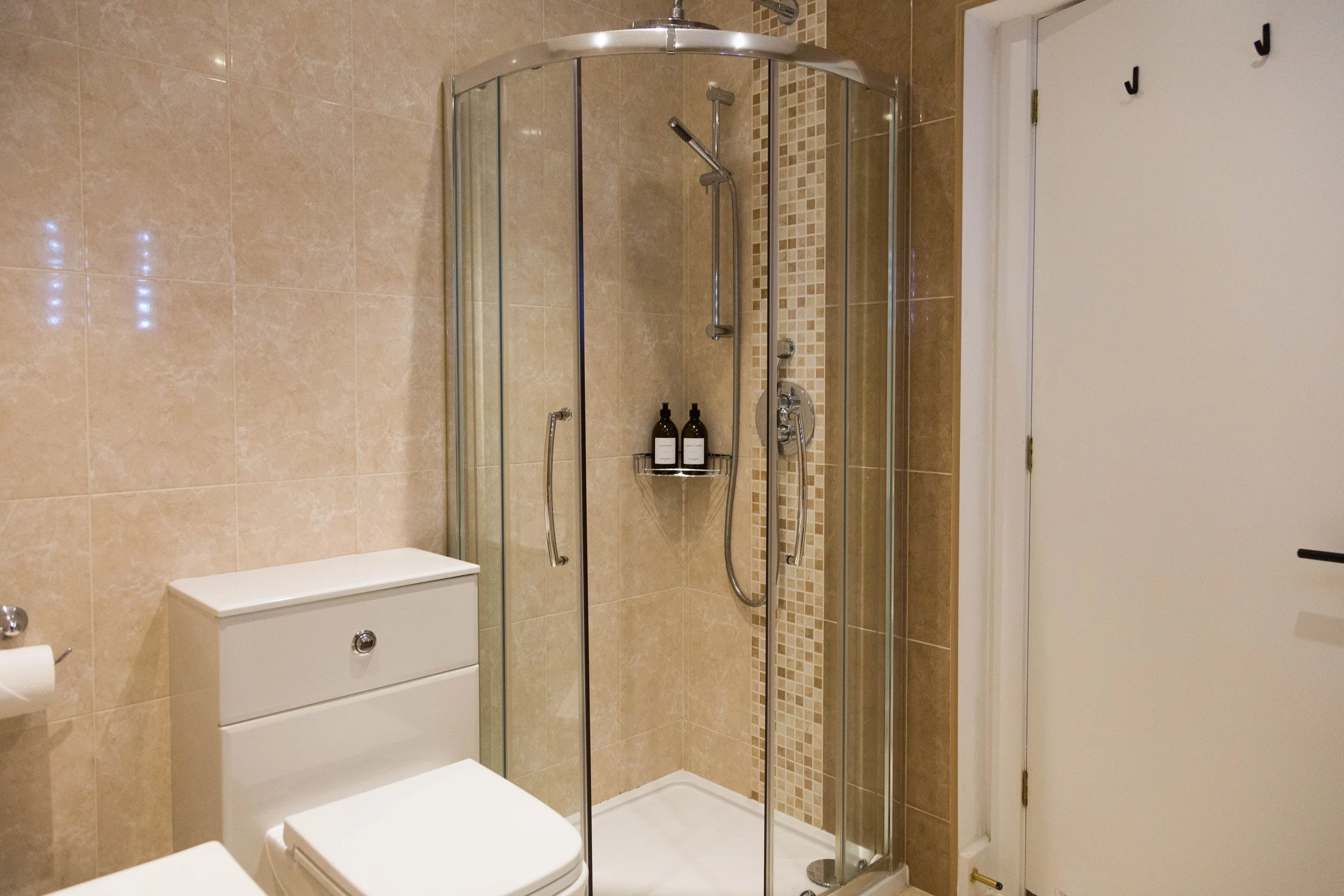 The Crab - bathroom 2.jpg