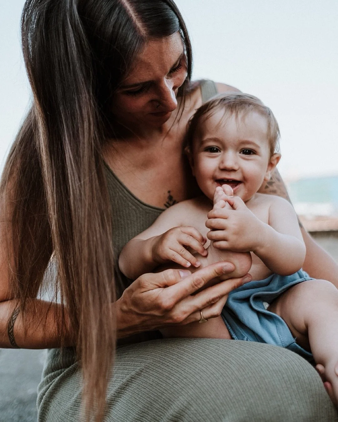 Denkst du, von euch zwei w&uuml;rde bei einem Fotoshooting niemals eine wundersch&ouml;ne Bildergalerie entstehen?

Die Mamas, die am Ende solche Bilder mit ihrem Kind haben, sind nicht die, deren Kinder beim Fotoshooting perfekt mitmachen. 

Es sind