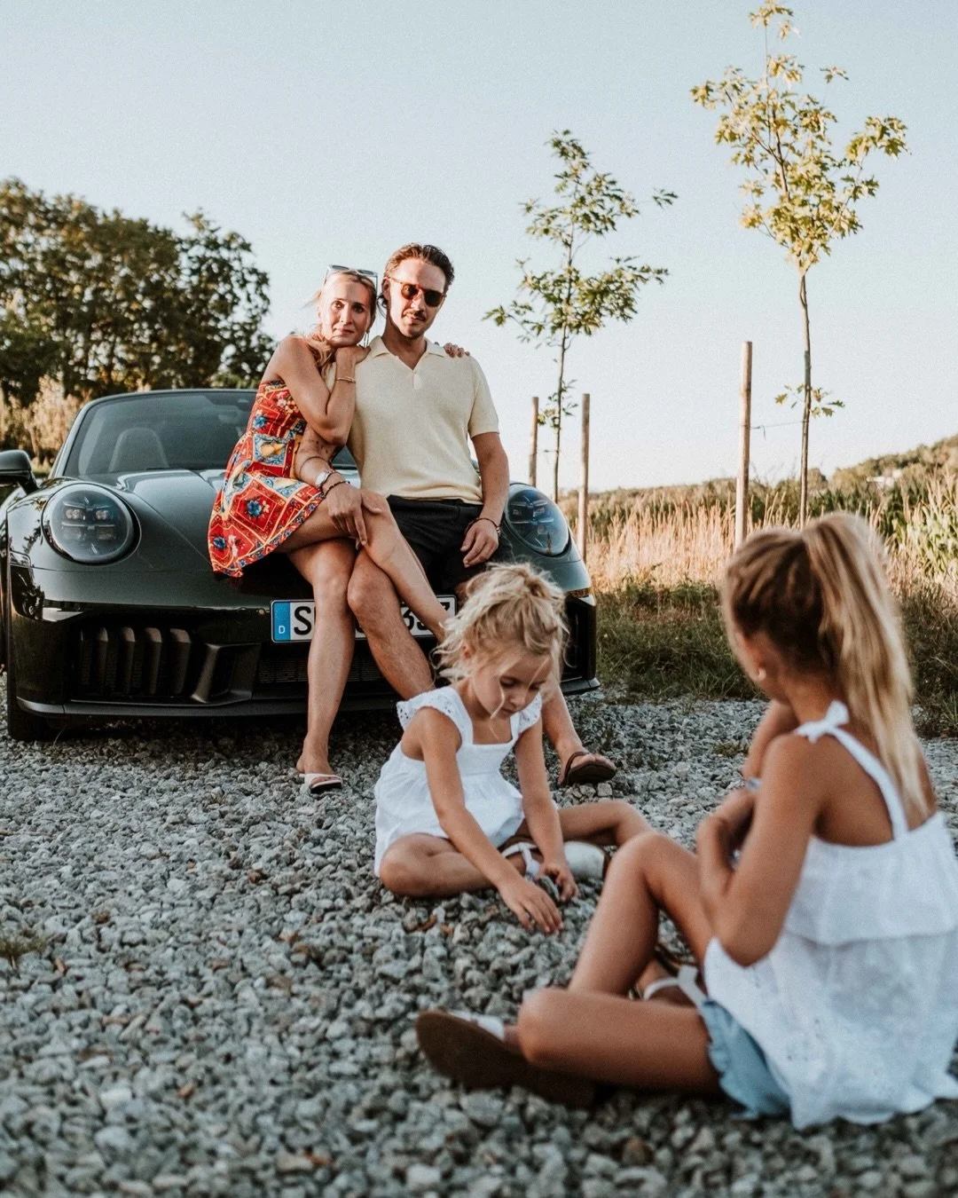 Es sind noch wenige Outdoor-Termine im Oktober verf&uuml;gbar.

F&uuml;r die letzten warmen Herbstabende, goldenes Licht und Familienfotos drau&szlig;en.

F&uuml;r Familien, Schwangerschaft oder einfach, weil ihr genau diese Zeit gerade festhalten m&