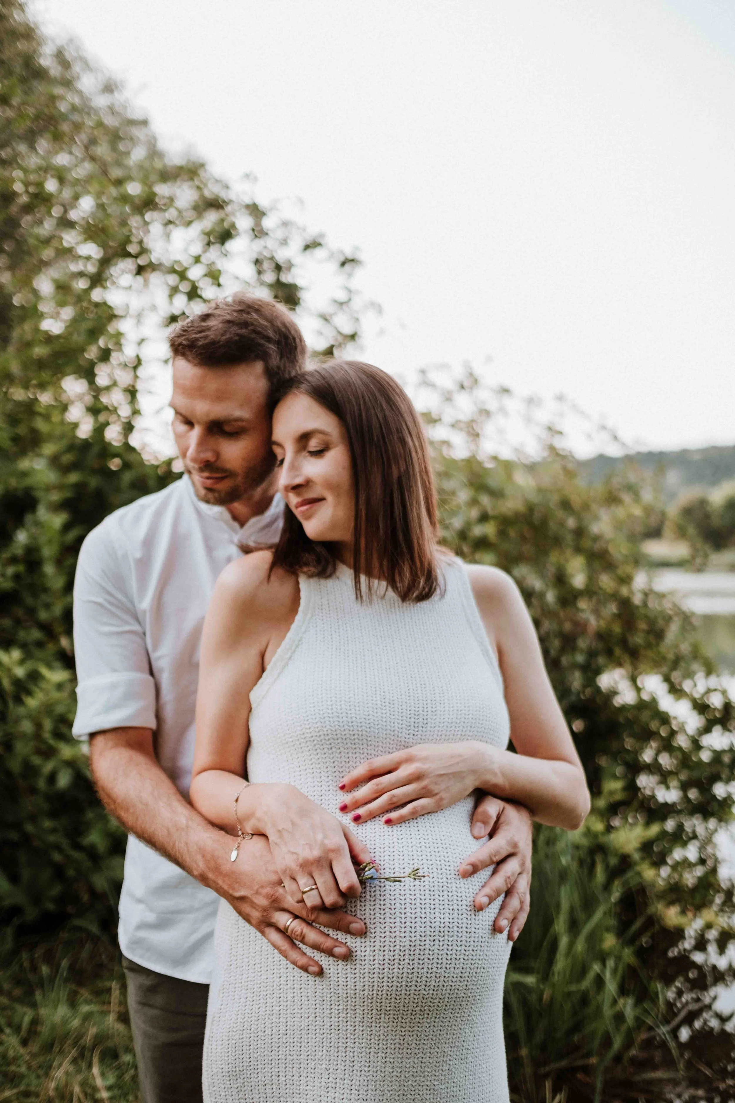Natuerliches-Babybauchfotoshooting-Regensburg-31.jpg