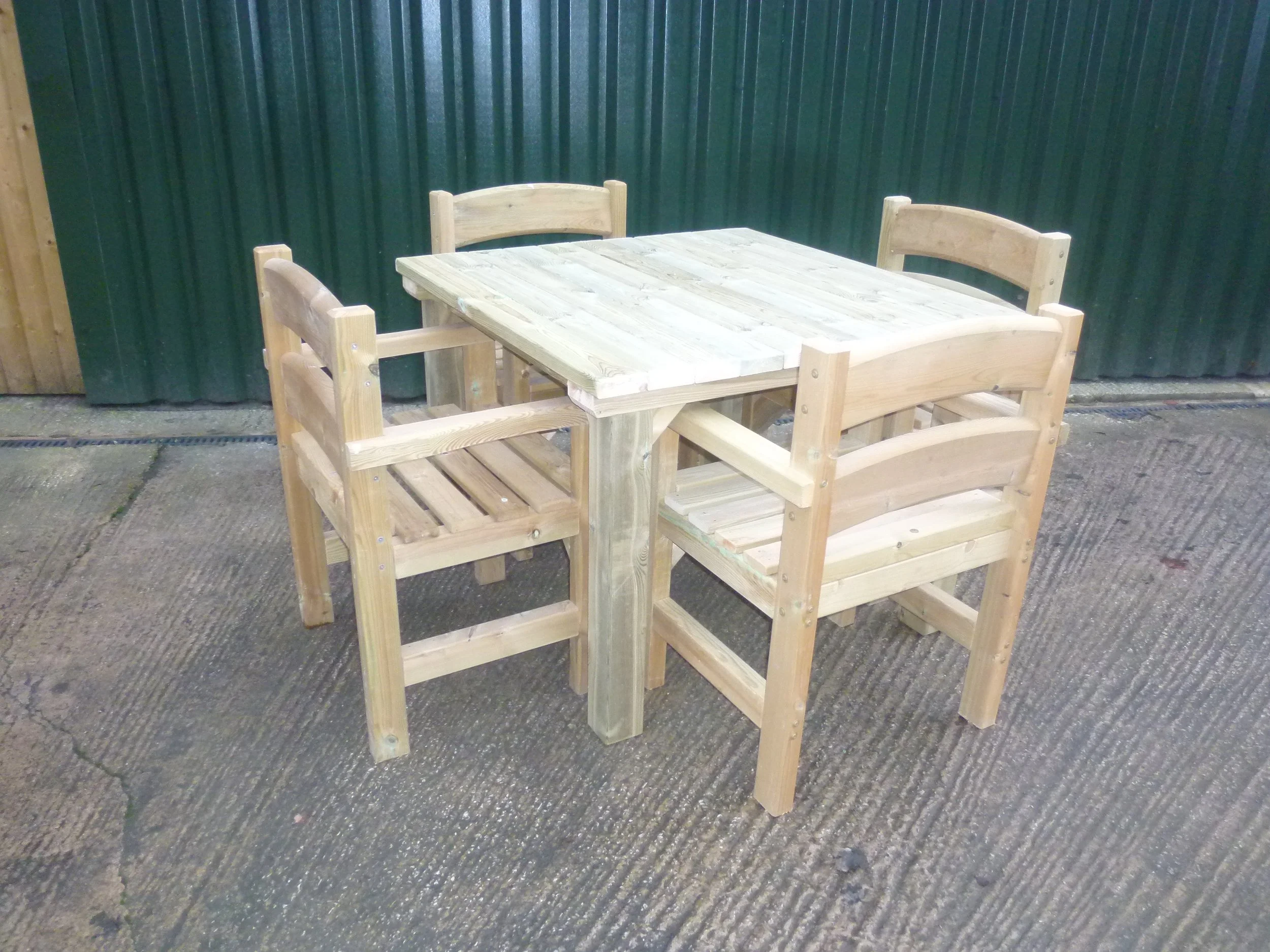 105cm table, 4 chairs (2).JPG
