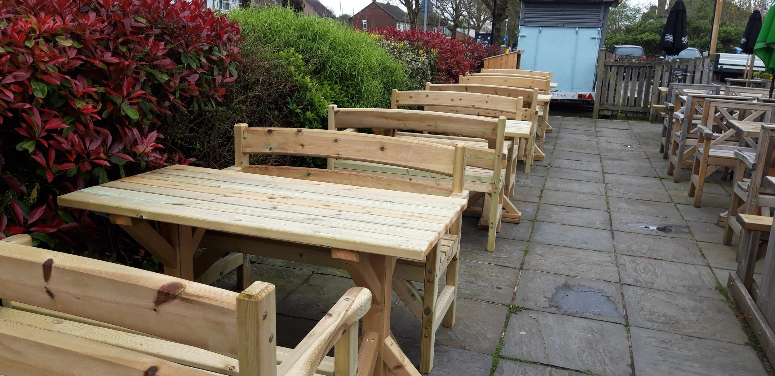 Central Leg Table with 2 seats