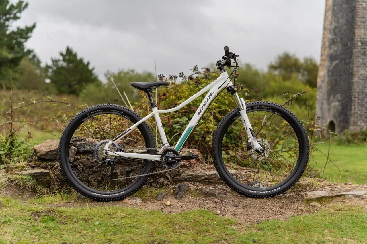 EX-HIRE BIKES FOR SALE! 🚲
Perfect for commuters, weekend cruisers and anyone after a bargain!

🚲 Check out our range of sizes of Children&rsquo;s and Adults&rsquo;s bikes - limited stock available! 

📍Visit us at Saint Piran Cafe 

#ukbikehire #bi