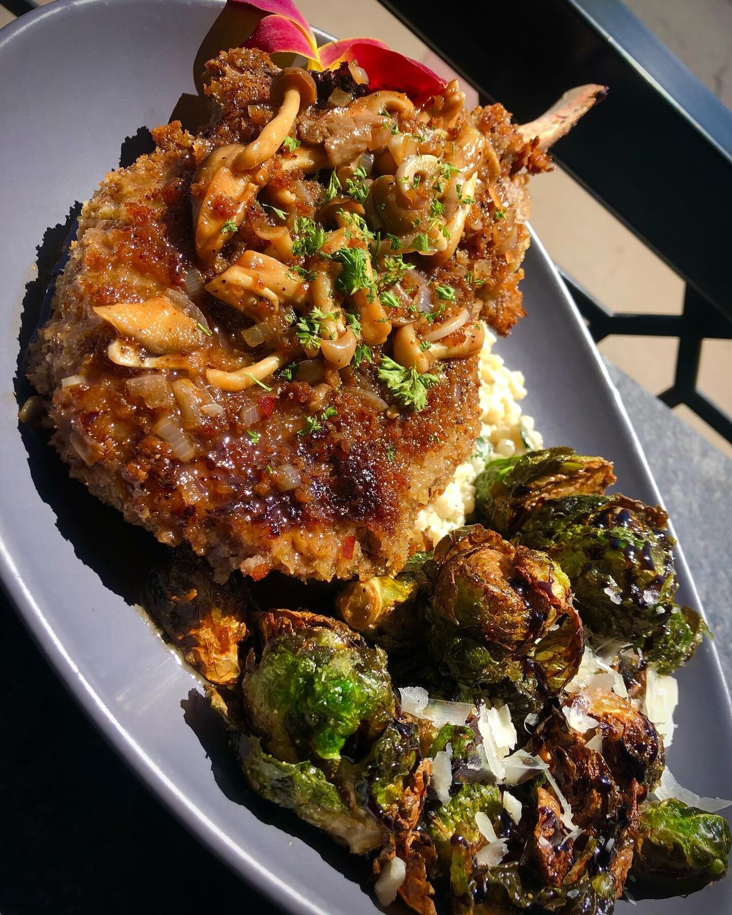 Dinner Special this weekend! 🤌

✨Bone in Veal Marsala over goat cheese and spinach couscous with crispy Brussels!

Come in all weekend and join us!