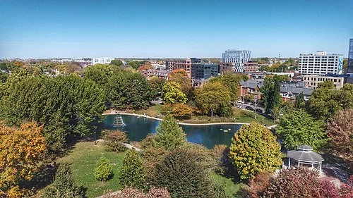 City parks = everyday escapes. Meet friends, walk the dog, or just soak up the sun at Goodale Park