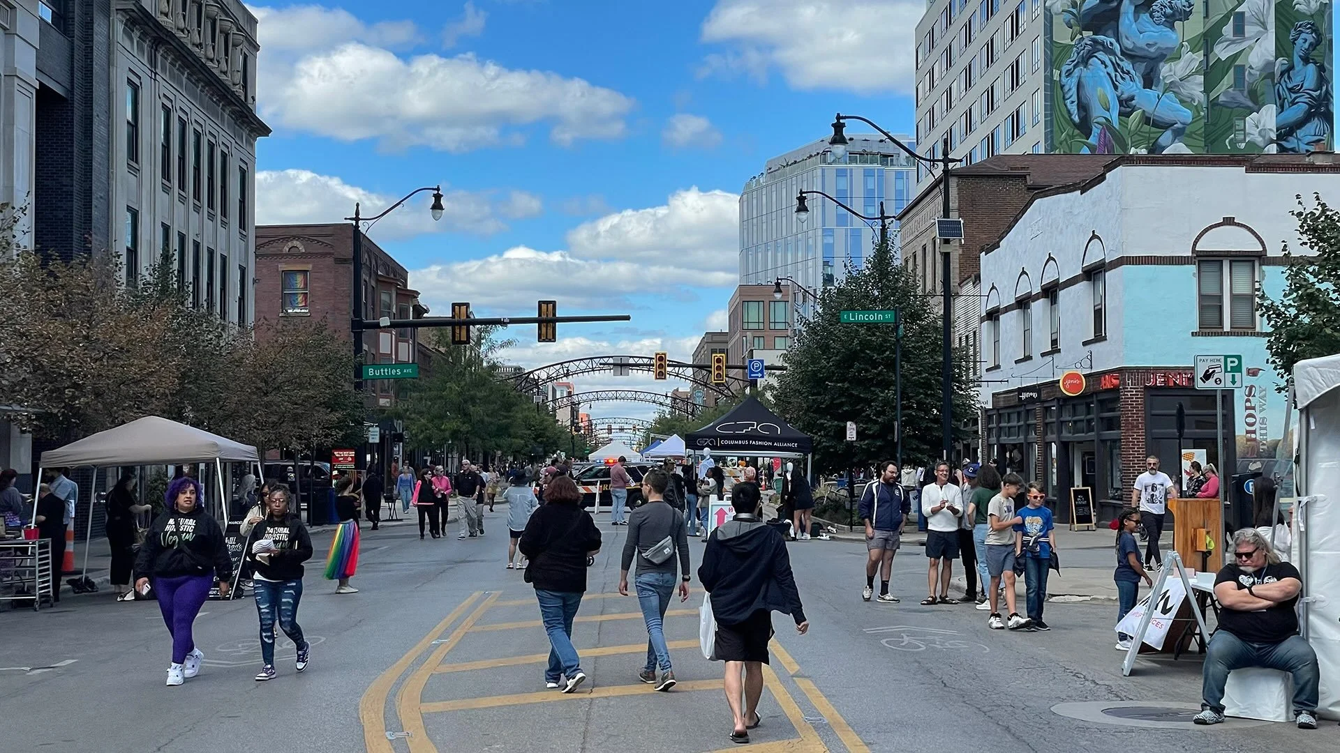 🎨 Gallery Hop is this Saturday, 9/5!

A Short North tradition since 1984, Gallery Hop brings art, local businesses, live entertainment, and plenty to explore, all just steps from Aston Place. ✨

📍 High Street, Columbus, OH
🗓️ First Saturday of eve