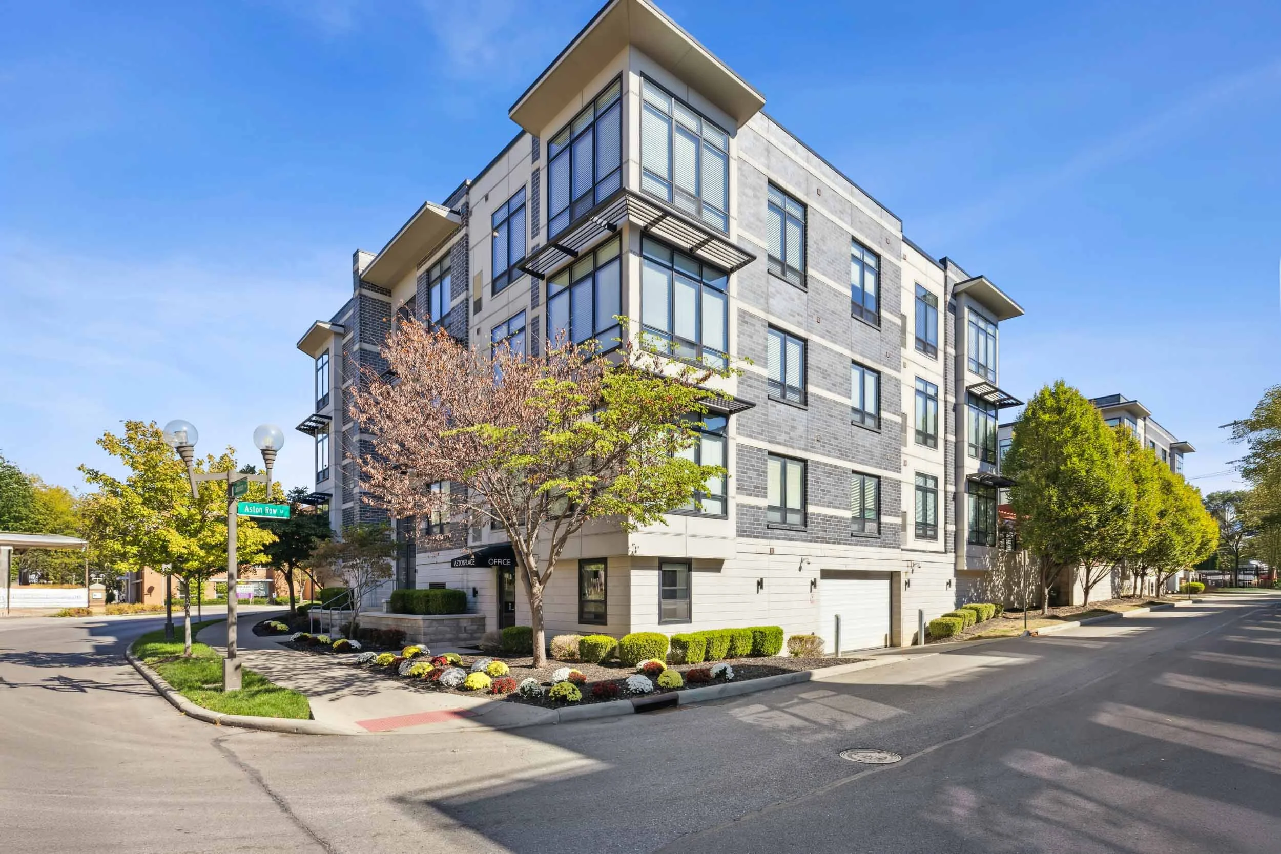 Aston Place | Short North Apartments in Columbus, OH | Apartment Exterior