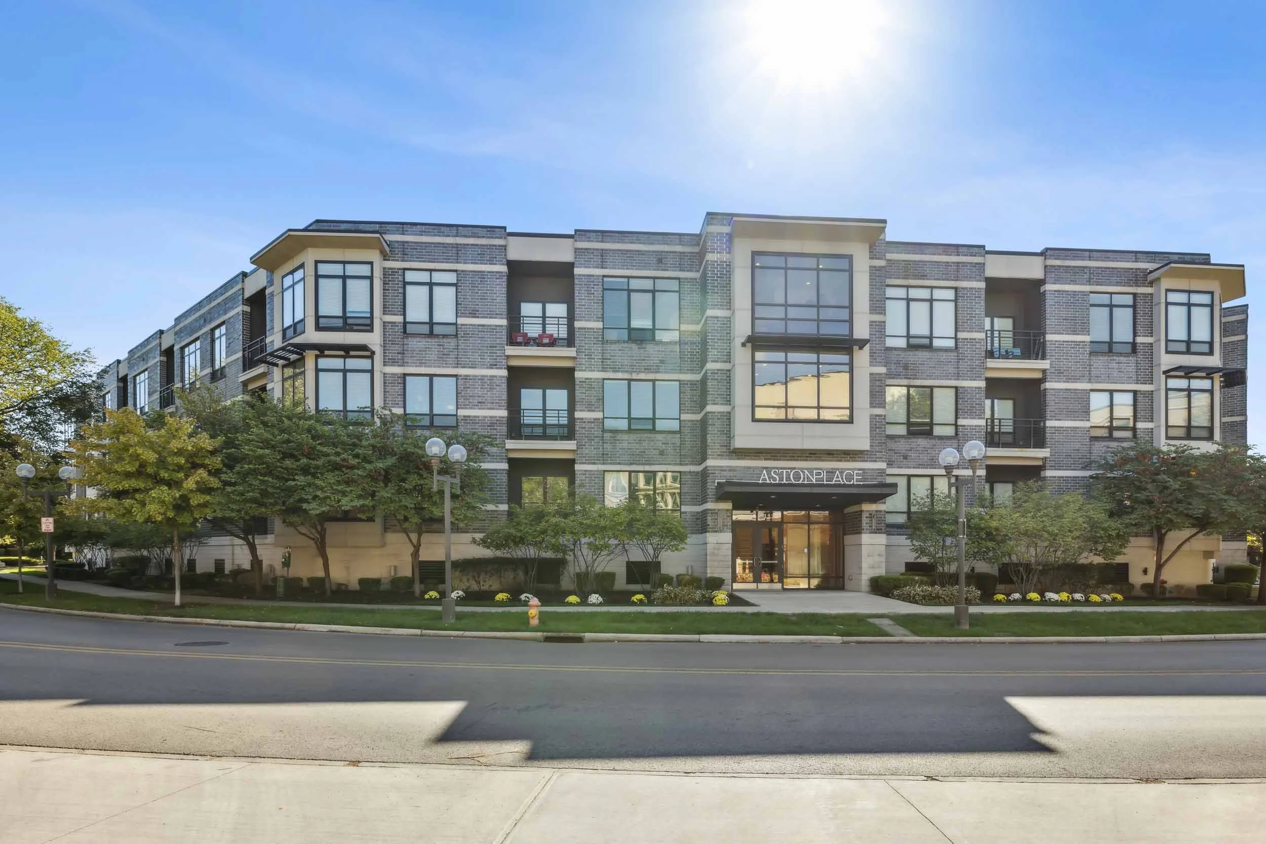 Aston Place | Short North Apartments in Columbus, OH | Apartment Exterior