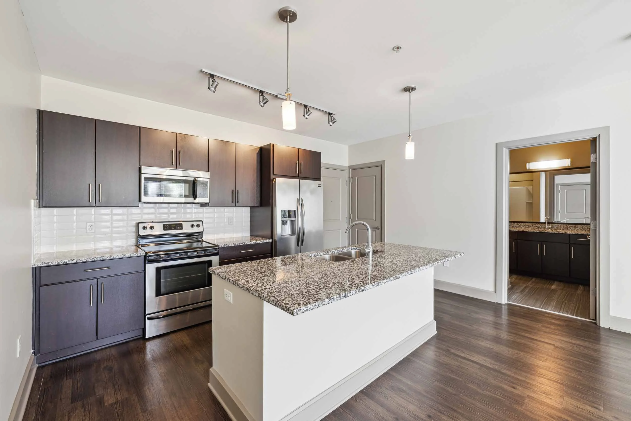 Aston Place | Short North Apartments in Columbus, OH | Kitchen