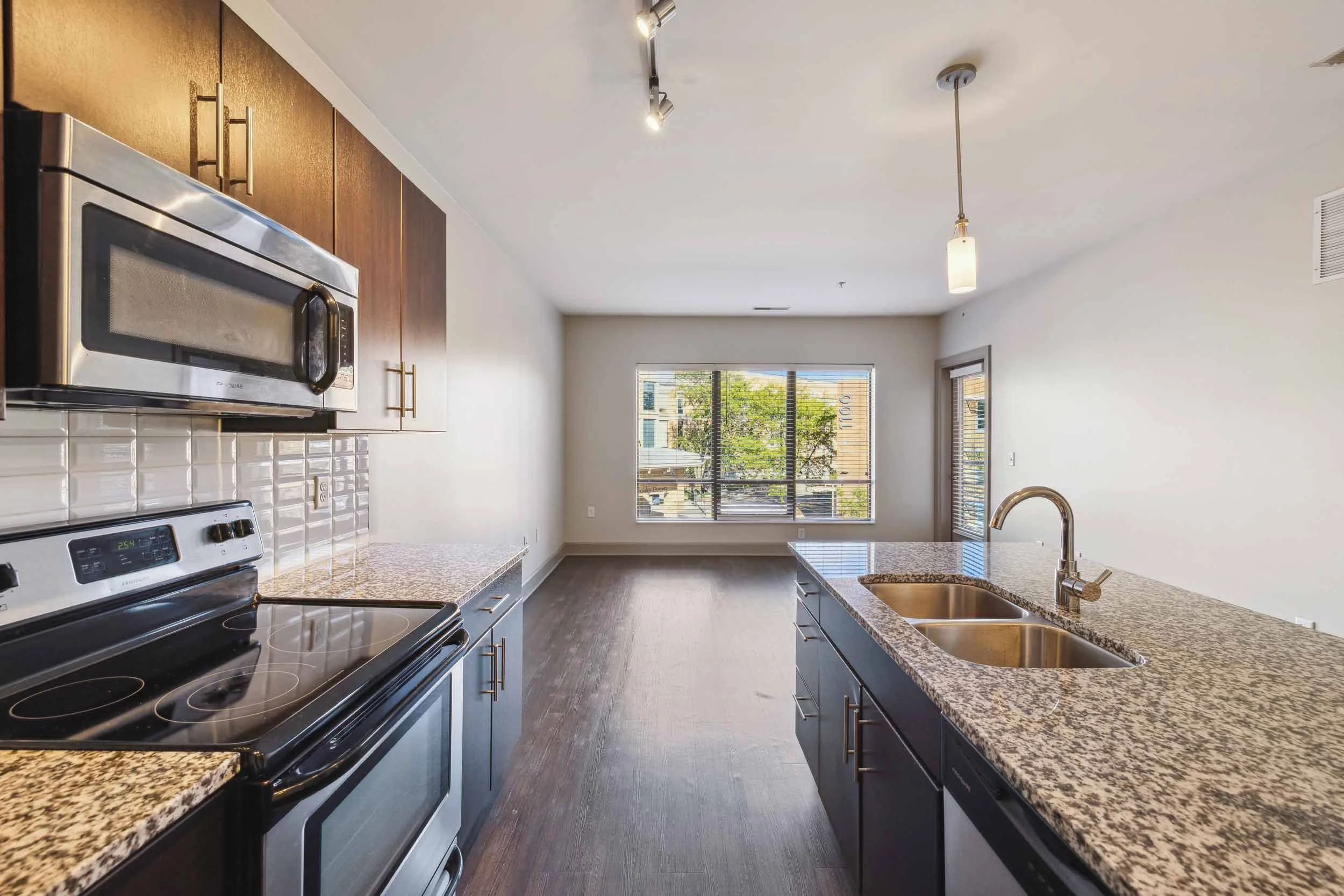 Aston Place | Short North Apartments in Columbus, OH | Kitchen