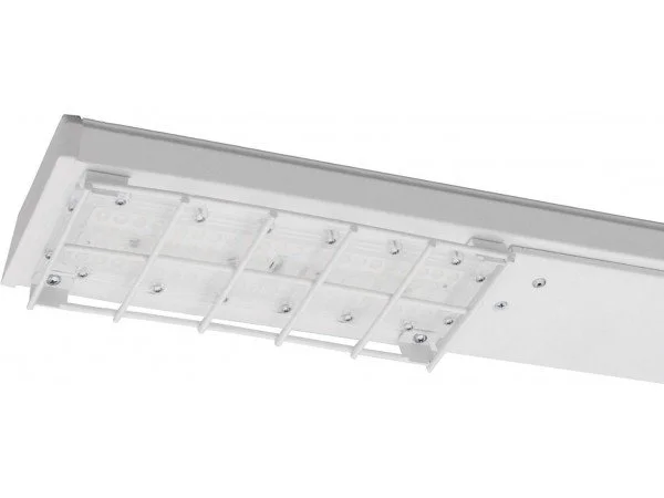 Sports linear lighting fixture