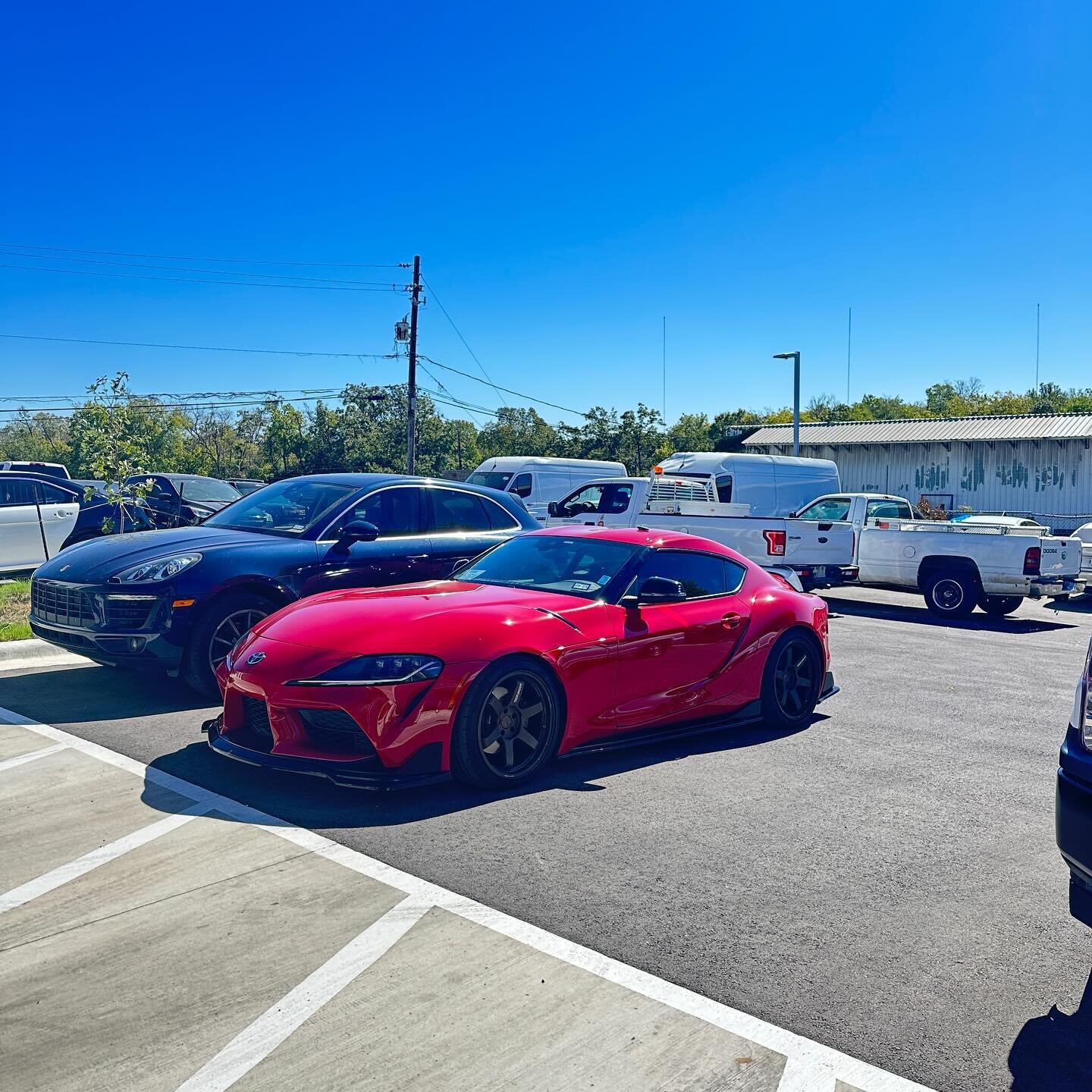 @all5tarz___  Supra is here for a new CF hood! 
-
-
-
#supra #toyotasupra #carbonfiber #te37 #tetheworld #sportscar #coupe #toyota #volk